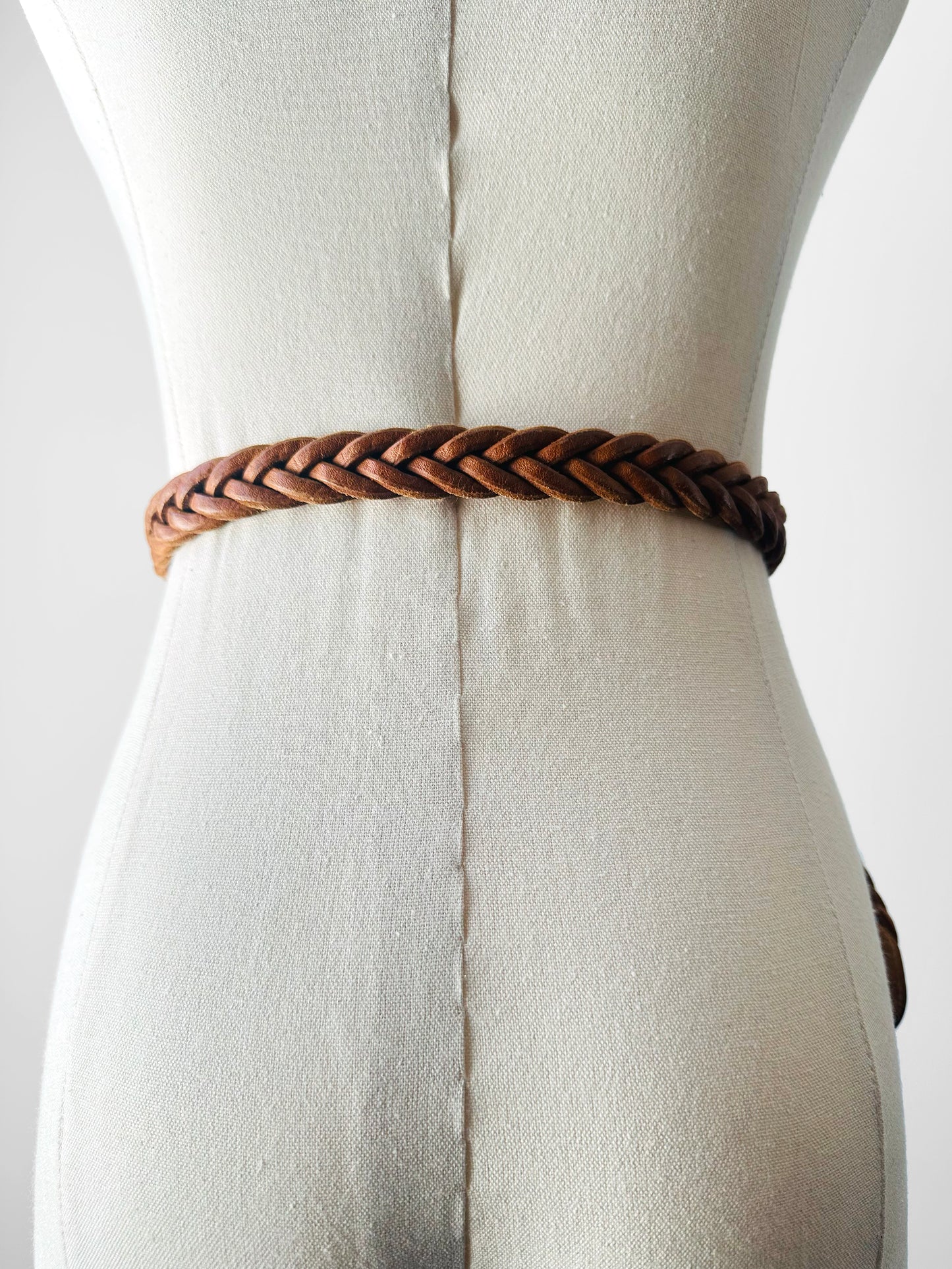 Vintage 1960s - 1970s Tan Polished Wood Buckle Braided Leather Belt - O/S
