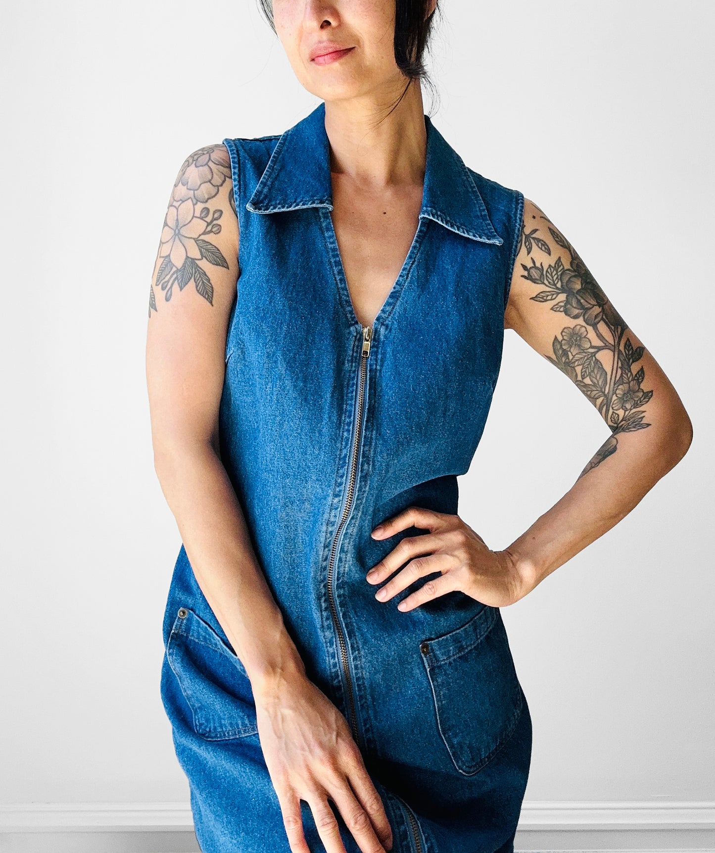 1990s Sleeveless Collared Blue Jean Zip Front Dress - Sz. M/L