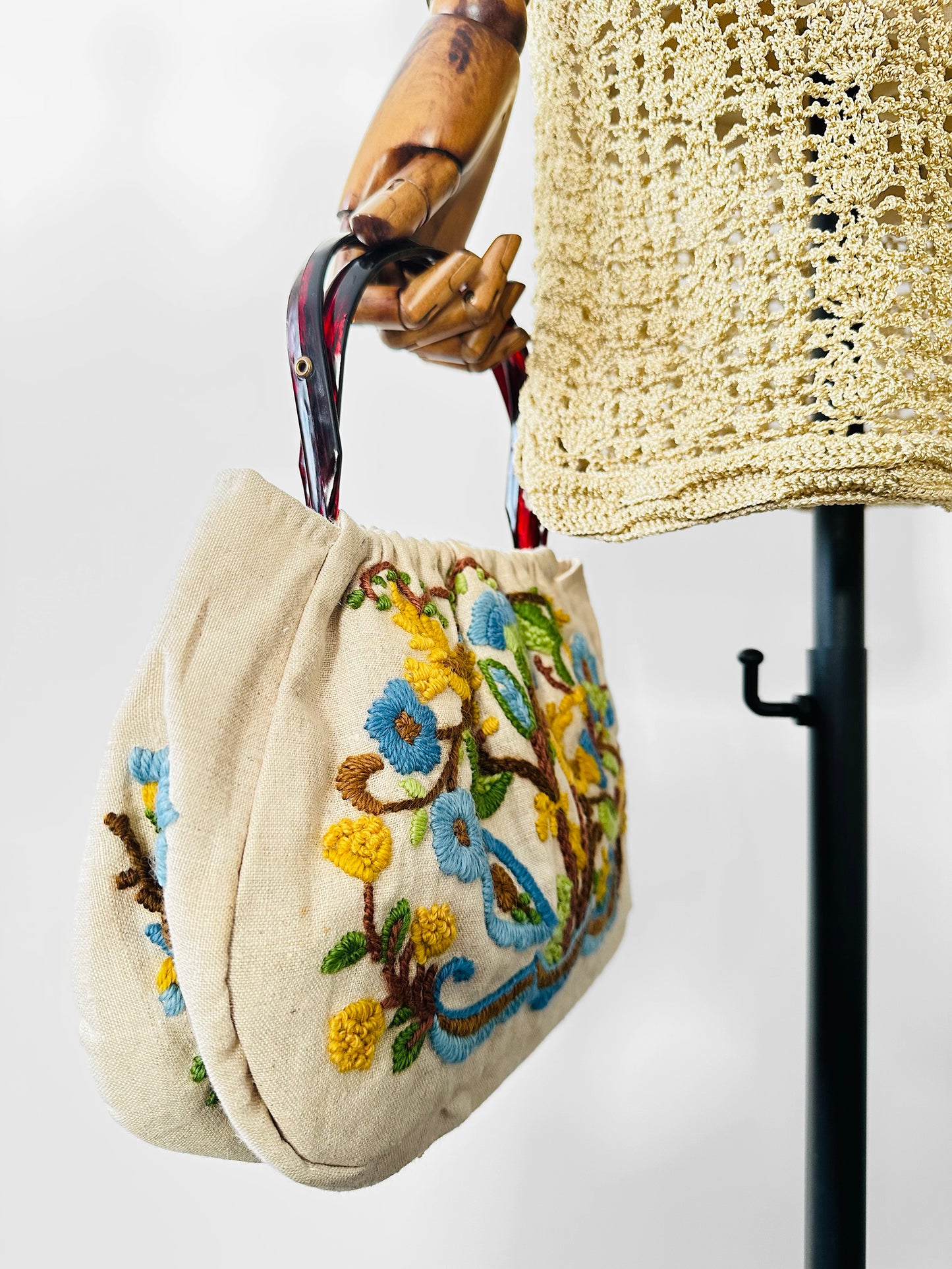 Vintage 1950s - 1960s Floral Motif Linen Crewel Embroidered Top Handle Handbag