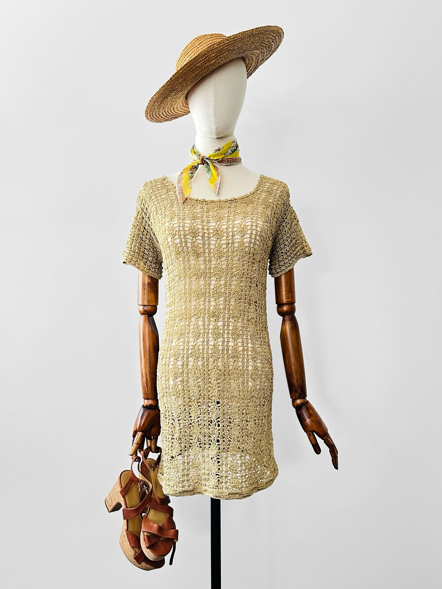Vintage 1970s Beige Short-Sleeve Scoop Neck Crochet Tunic  - Sz. S