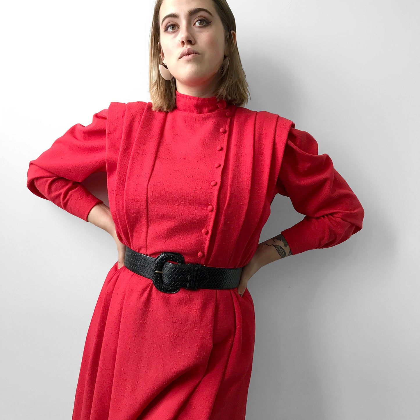 1980s Red Heavy Button-Front Fit and Flare Long-Sleeve Midi-Length Dress - Sz. M