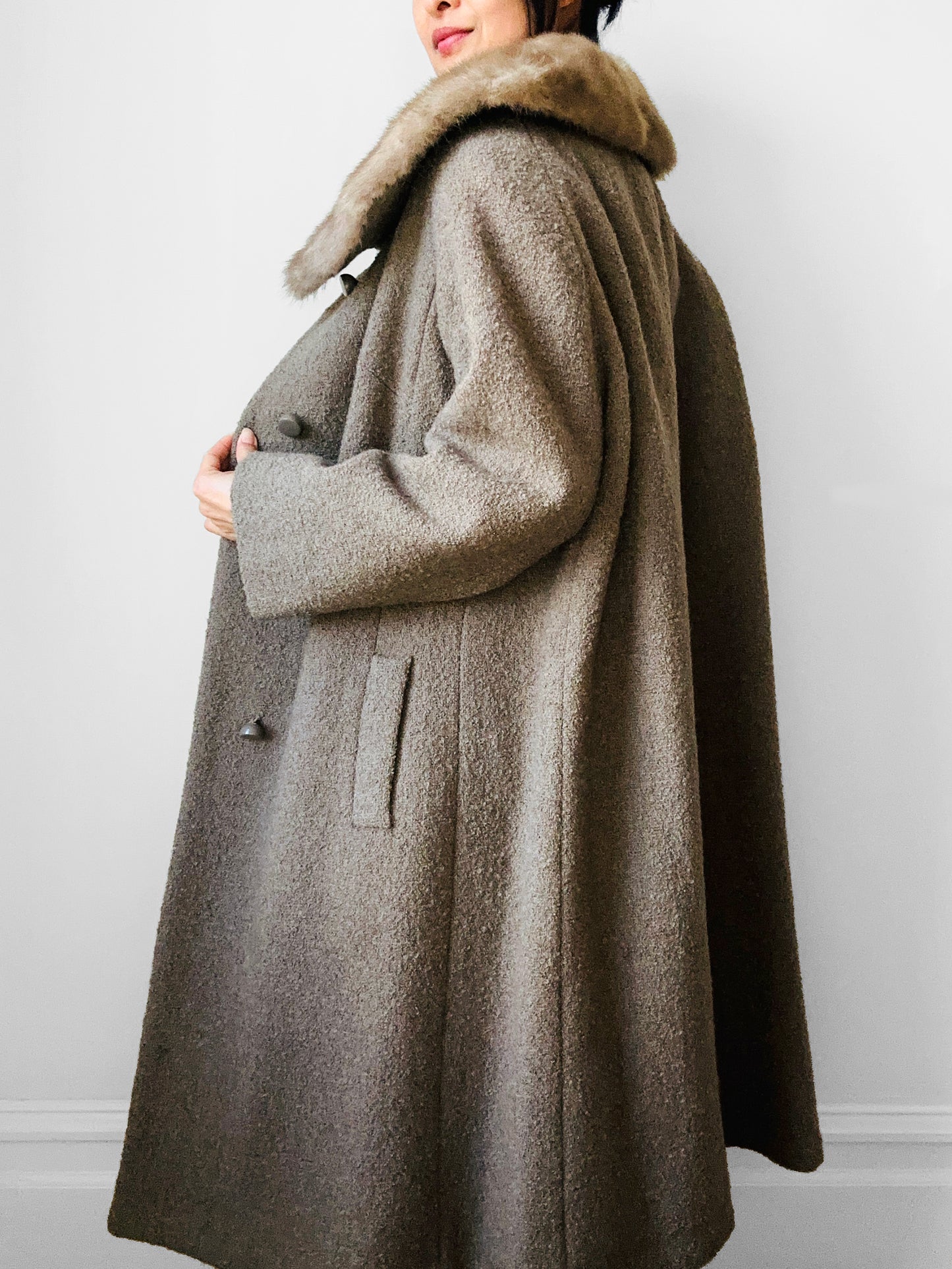 1960s Taupe Fur Collar A-Line Mid-Length Coat