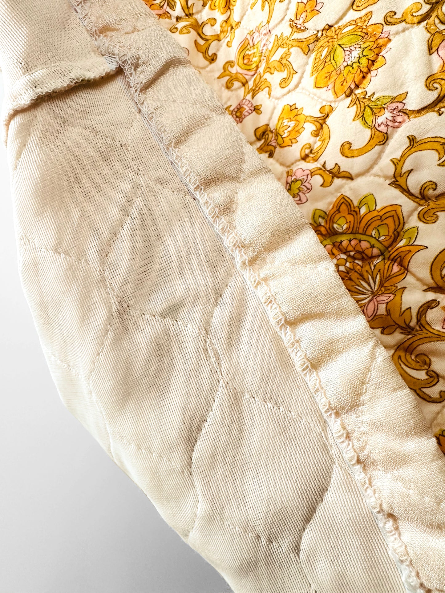 Vintage 1960s Golden Yellow Paisley Floral Patterned Zip-Front Quilted House Dress - Sz. S/M