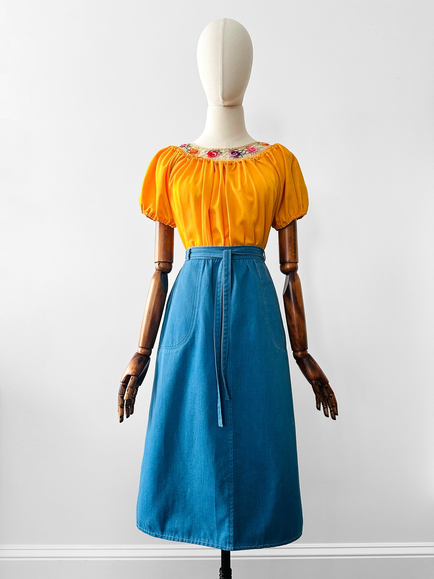 Vintage 1960s - 1970s Mustard Yellow Crochet Floral Trim Short Sleeve Peasant Blouse - Sz. S