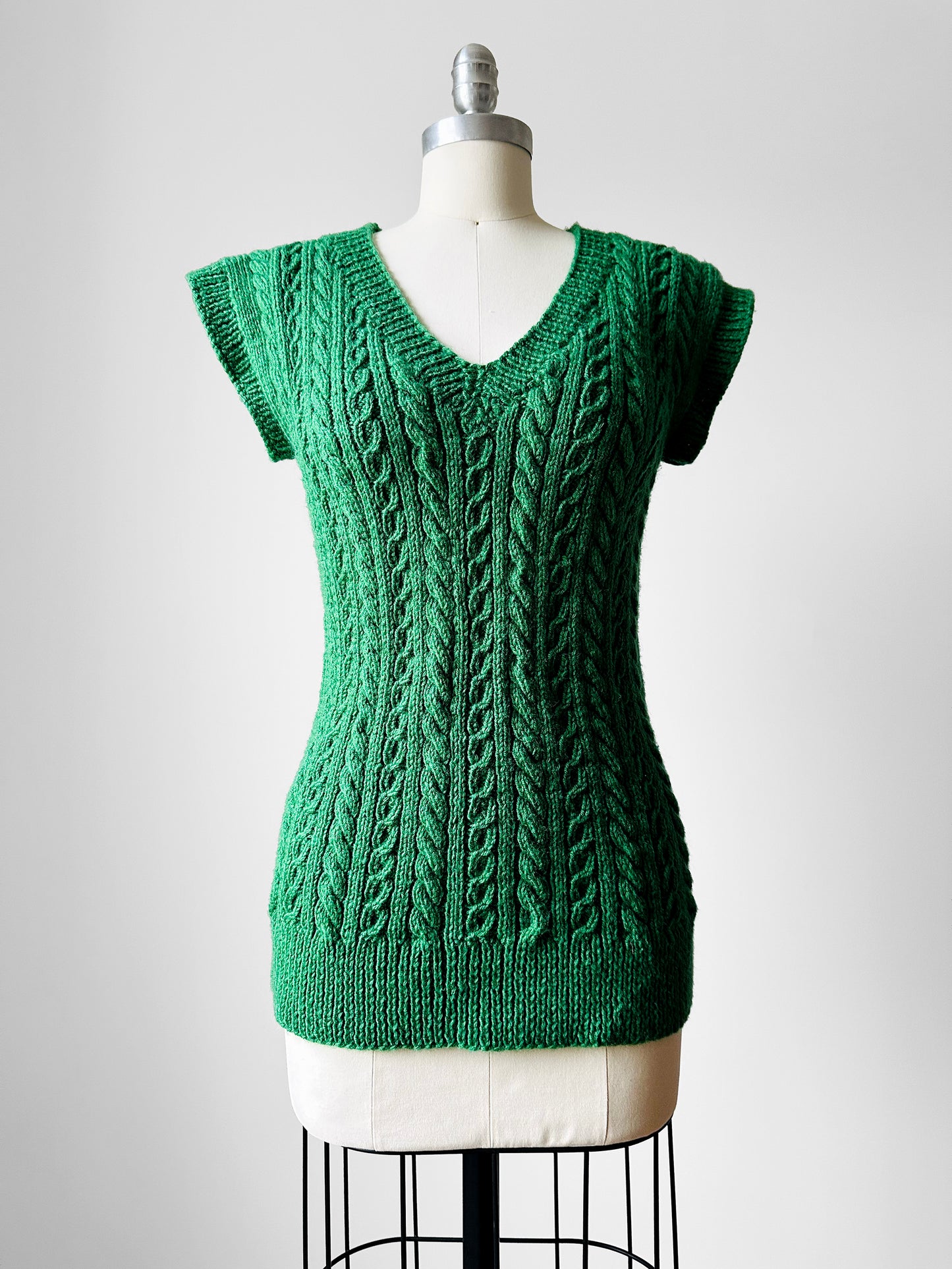 1970s Leaf Green Fitted V-Neck Pullover Cable-Knit Vest - Sz. S