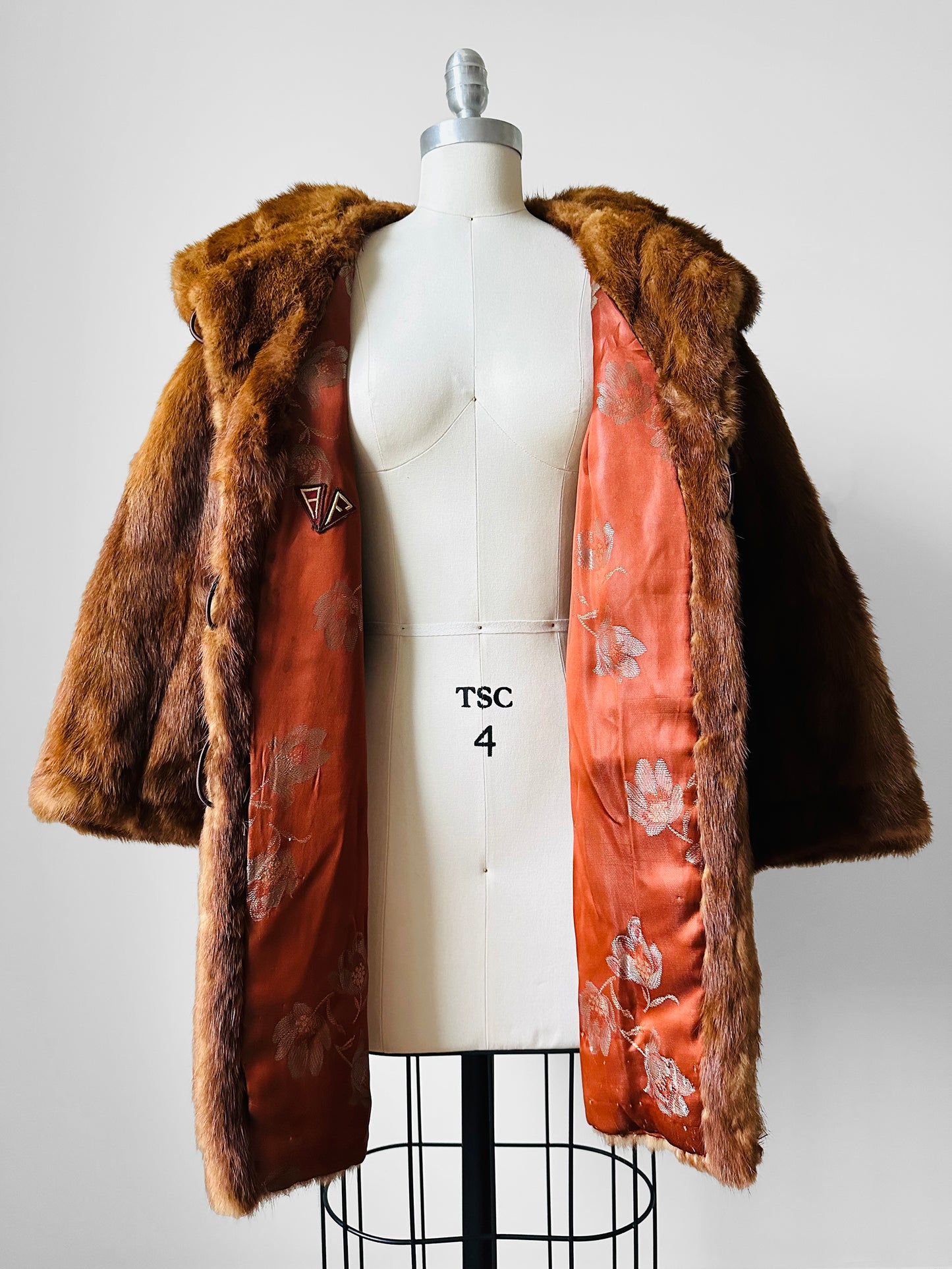 1950s - 1960s Holts Renfrew Bell Sleeved Aline Toffee Toned Lined Fur Jacket