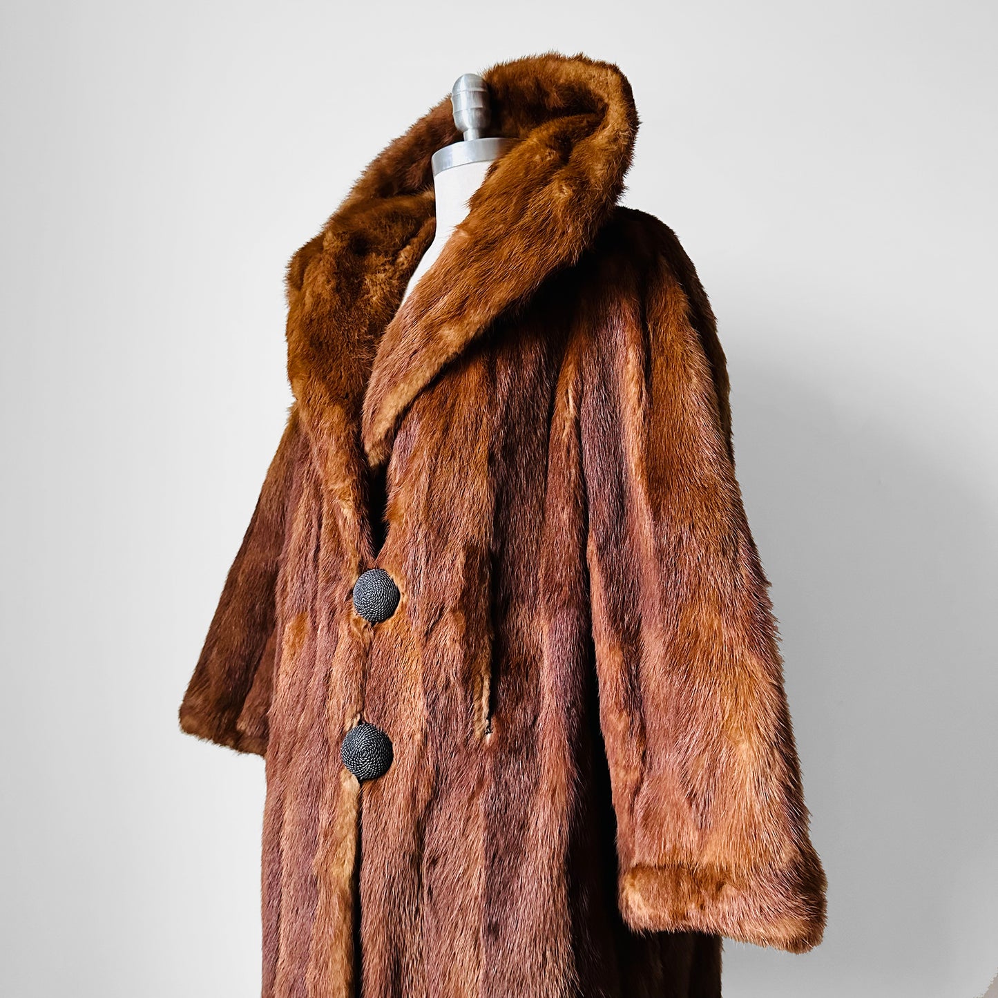 1950s - 1960s Holts Renfrew Bell Sleeved Aline Toffee Toned Lined Fur Jacket