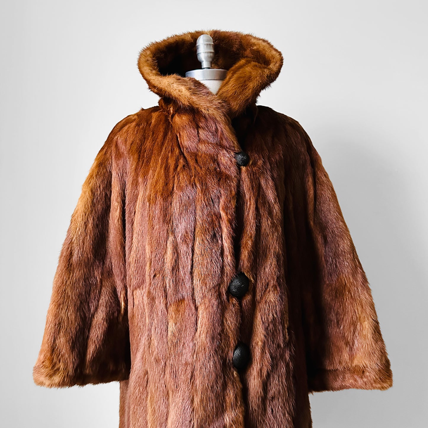 1950s - 1960s Holts Renfrew Bell Sleeved Aline Toffee Toned Lined Fur Jacket