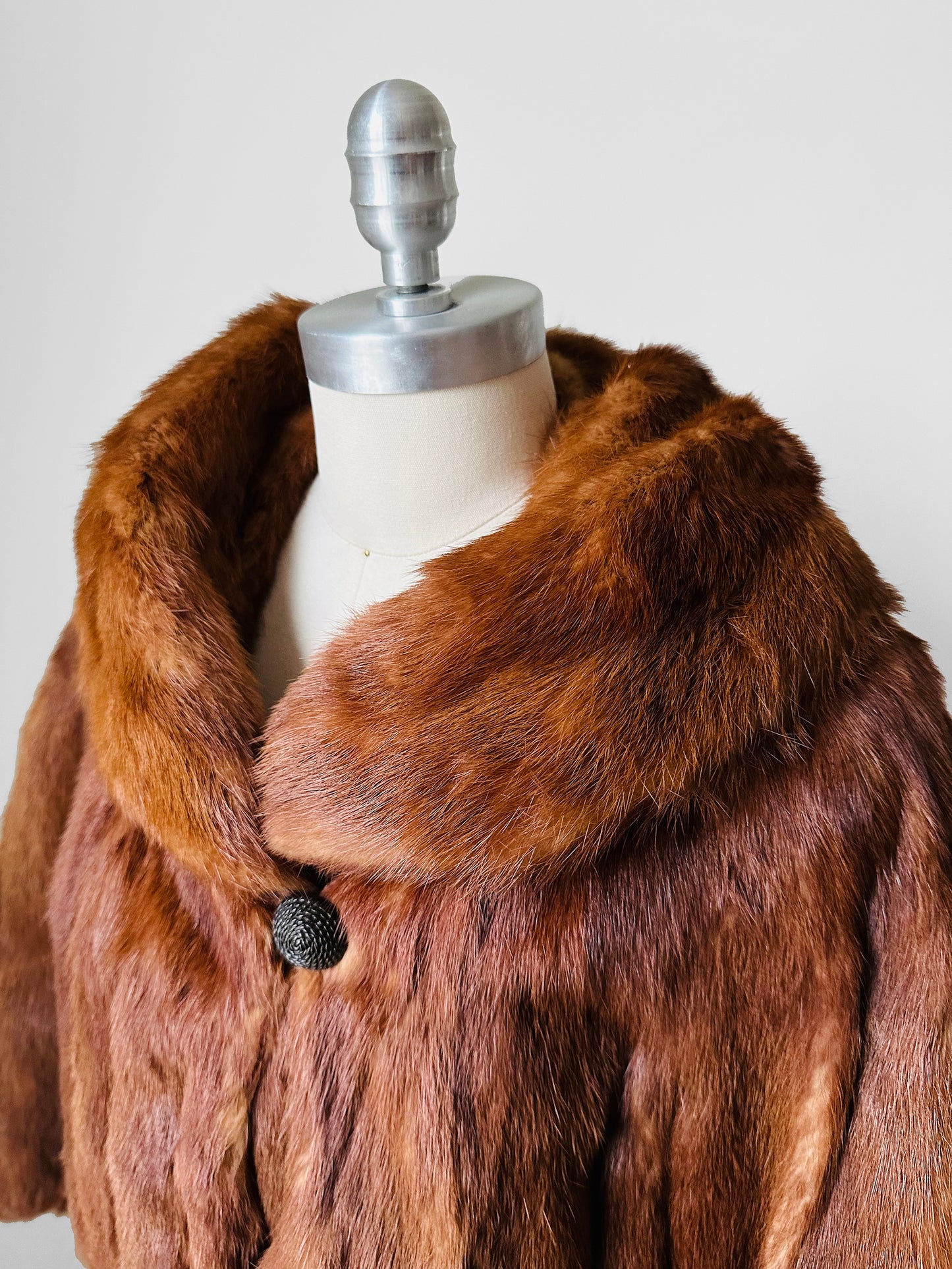 1950s - 1960s Holts Renfrew Bell Sleeved Aline Toffee Toned Lined Fur Jacket