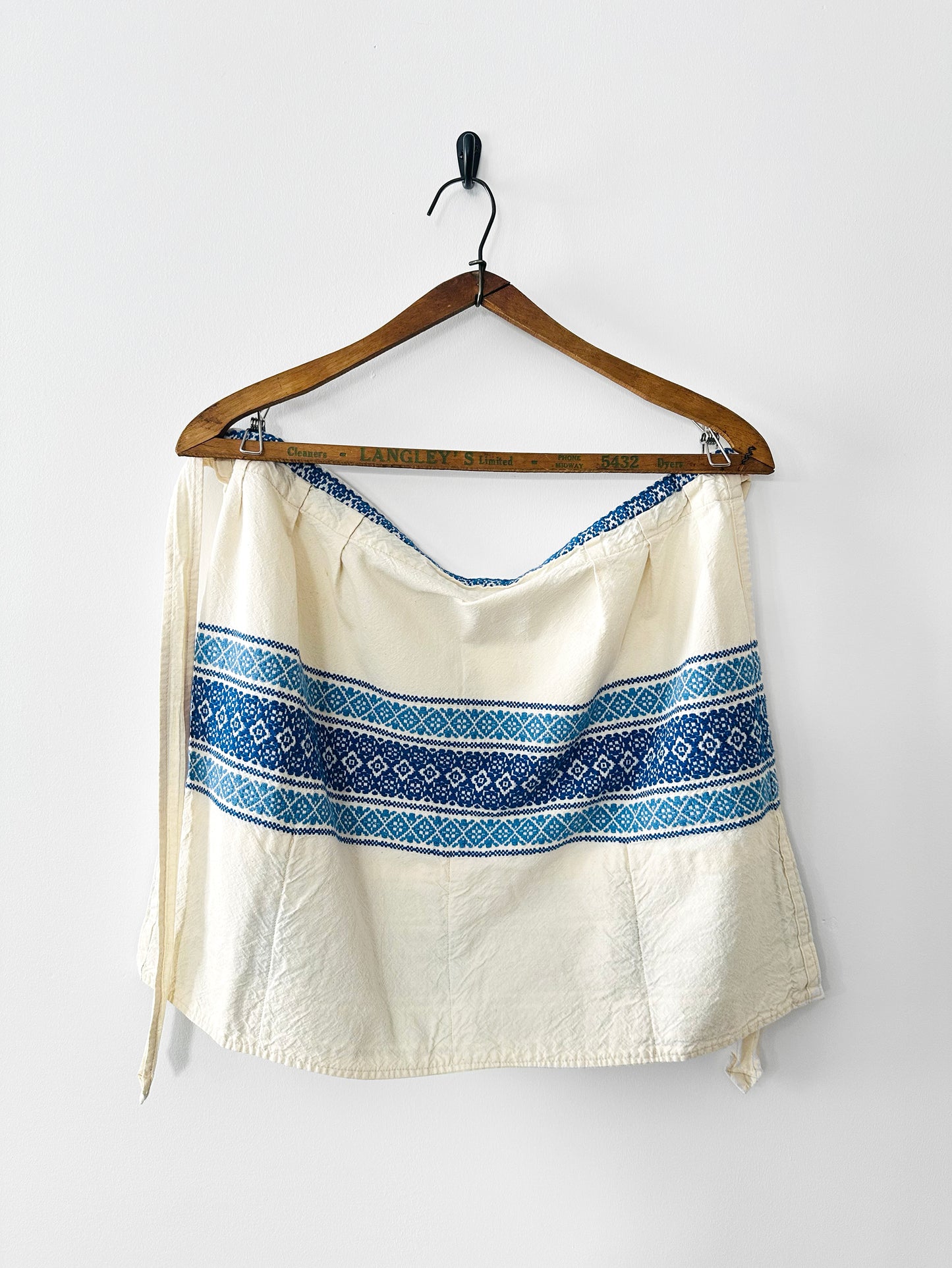 Vintage 1960s Blue and Off-White Cotton Linen Folk Embroidered Apron