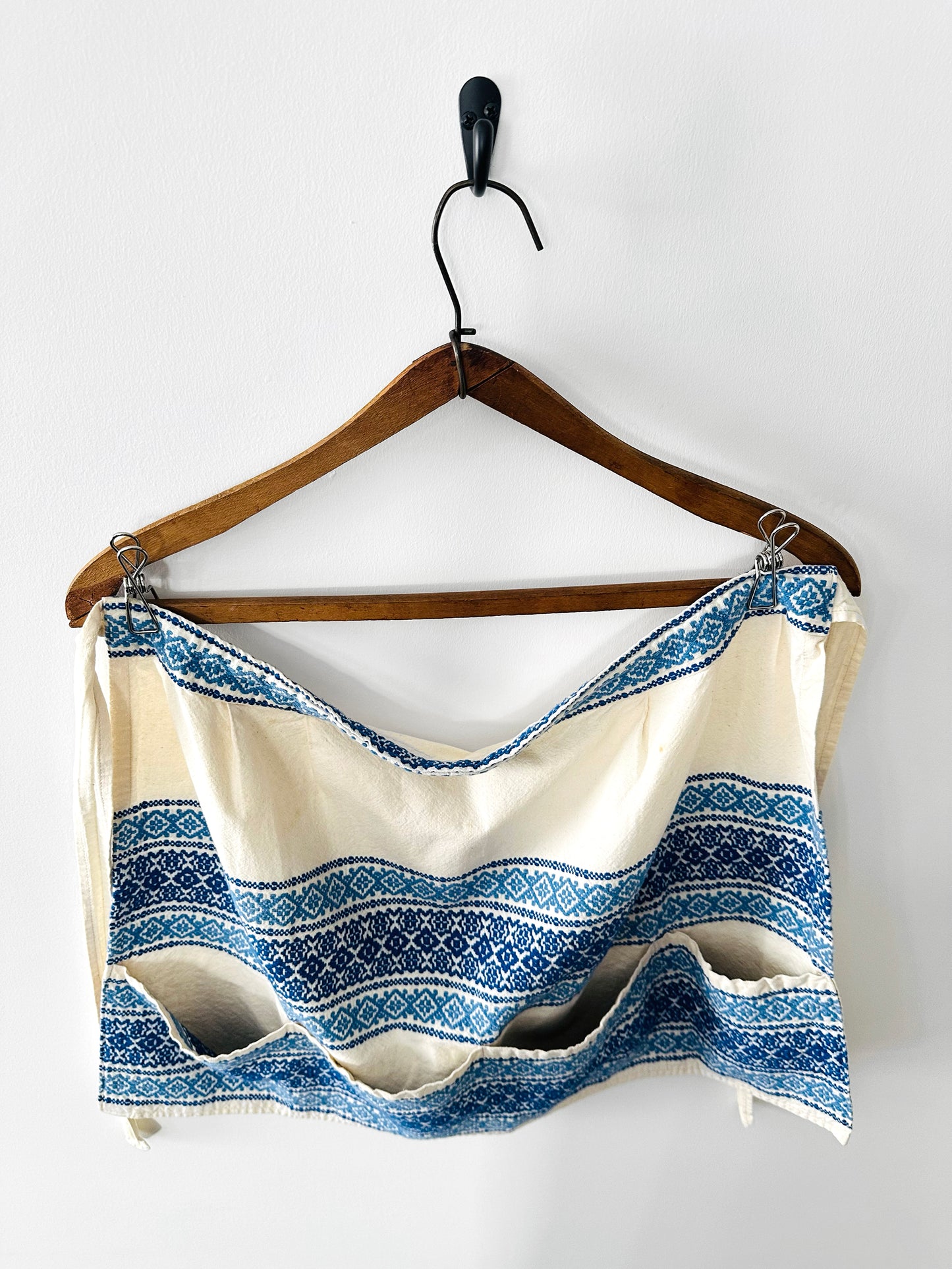 Vintage 1960s Blue and Off-White Cotton Linen Folk Embroidered Apron