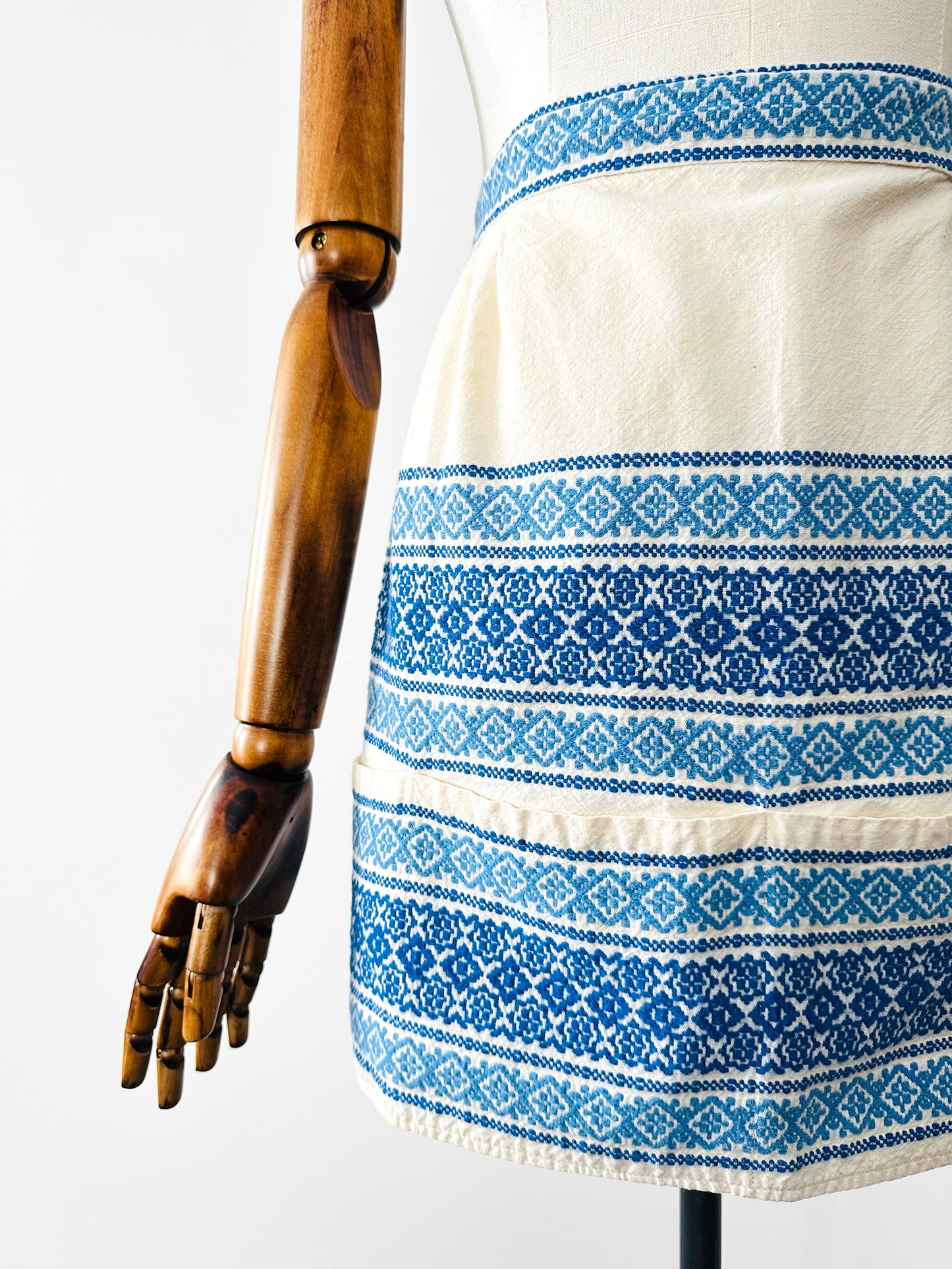 Vintage 1960s Blue and Off-White Cotton Linen Folk Embroidered Apron