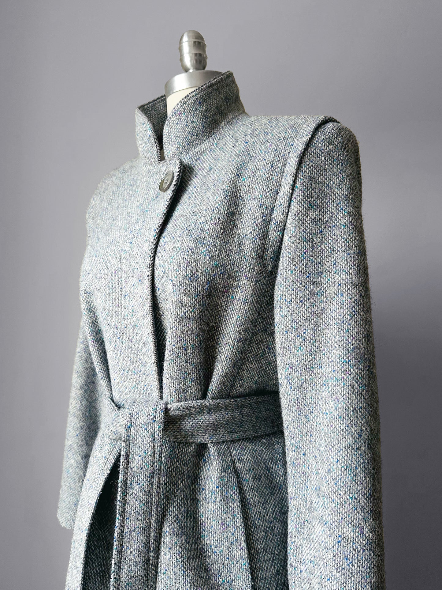 1970s - 1980s Slate Grey Mandarin Collar Wool Tweed Belted Coat - Sz. Sm