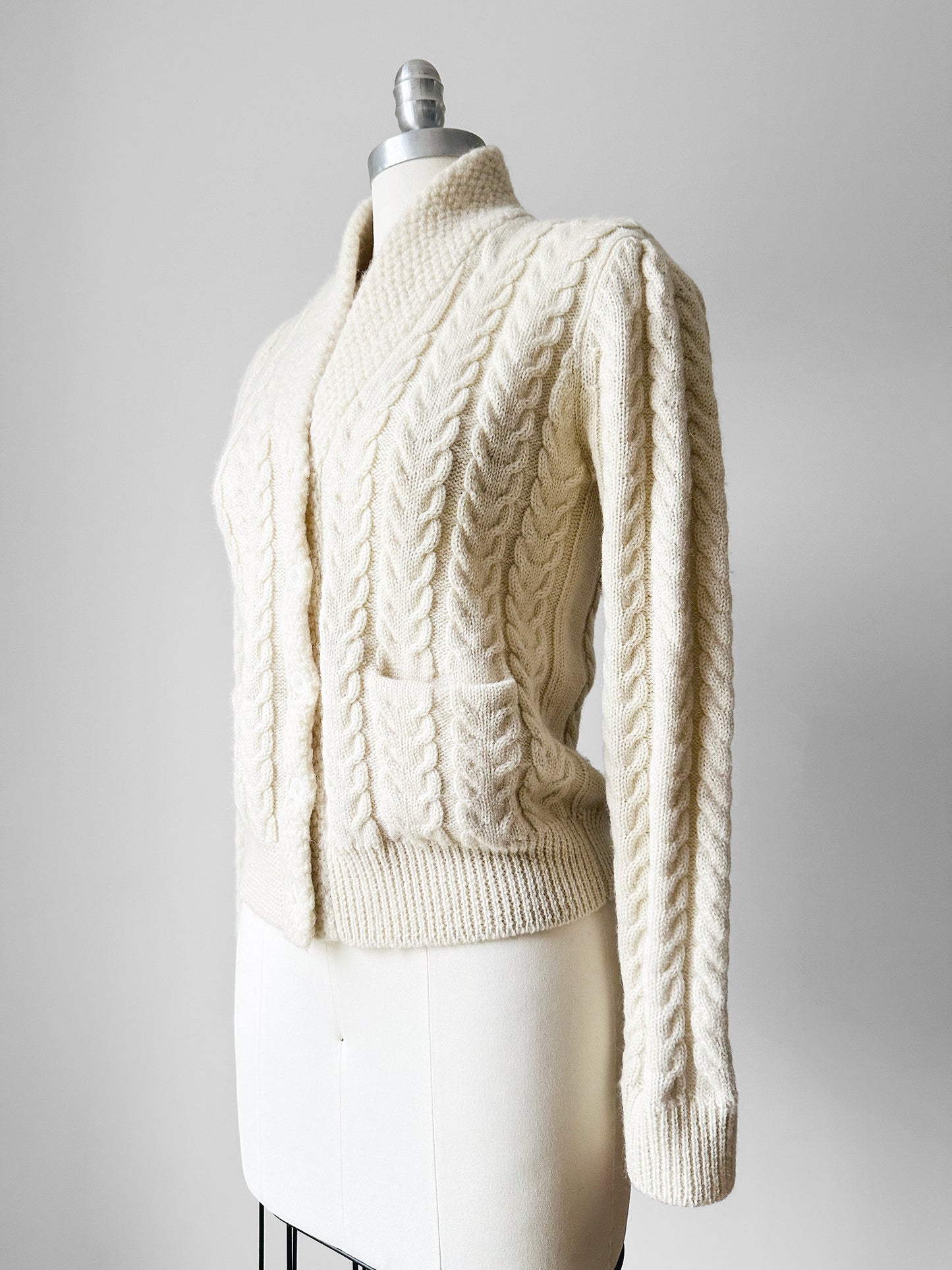 1950s - 1960s Cream Fitted Cable-Knit Cardigan Sweater - Sz. Small