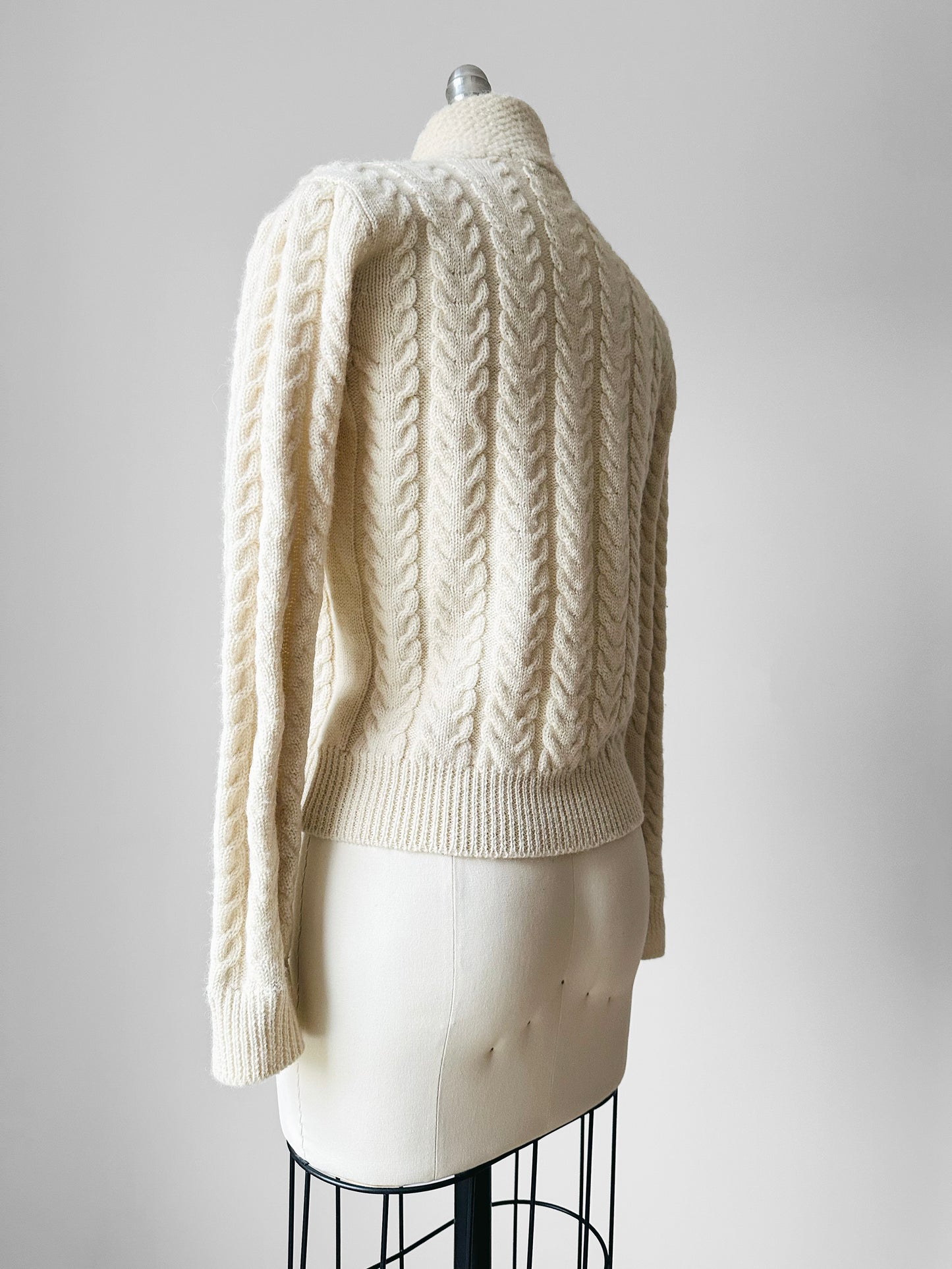1950s - 1960s Cream Fitted Cable-Knit Cardigan Sweater - Sz. Small