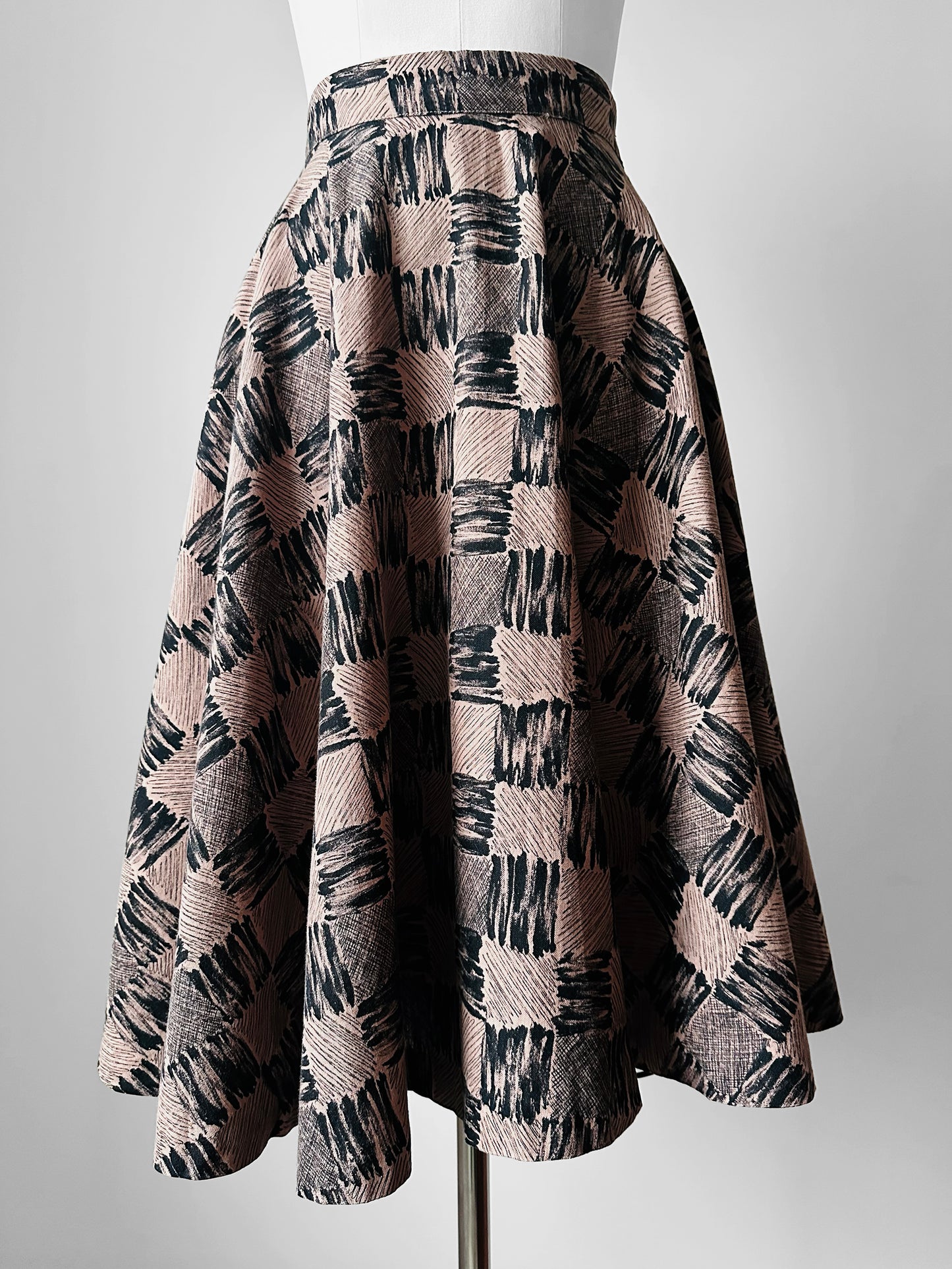 Vintage 1950s Taupe and Black Abstract Patterned Fit and Flare Skirt - Sz. S/M