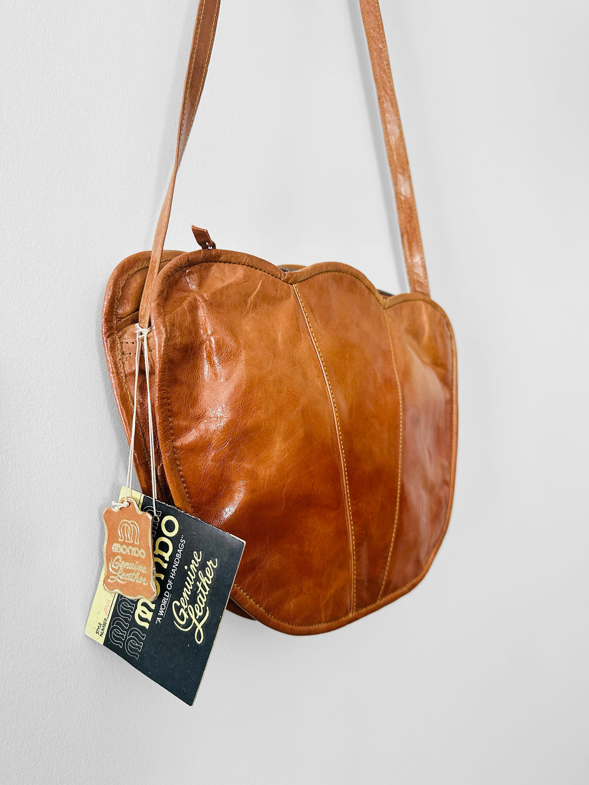Vintage 1970s Cognac Toned Scalloped Edge Deadstock Leather Purse