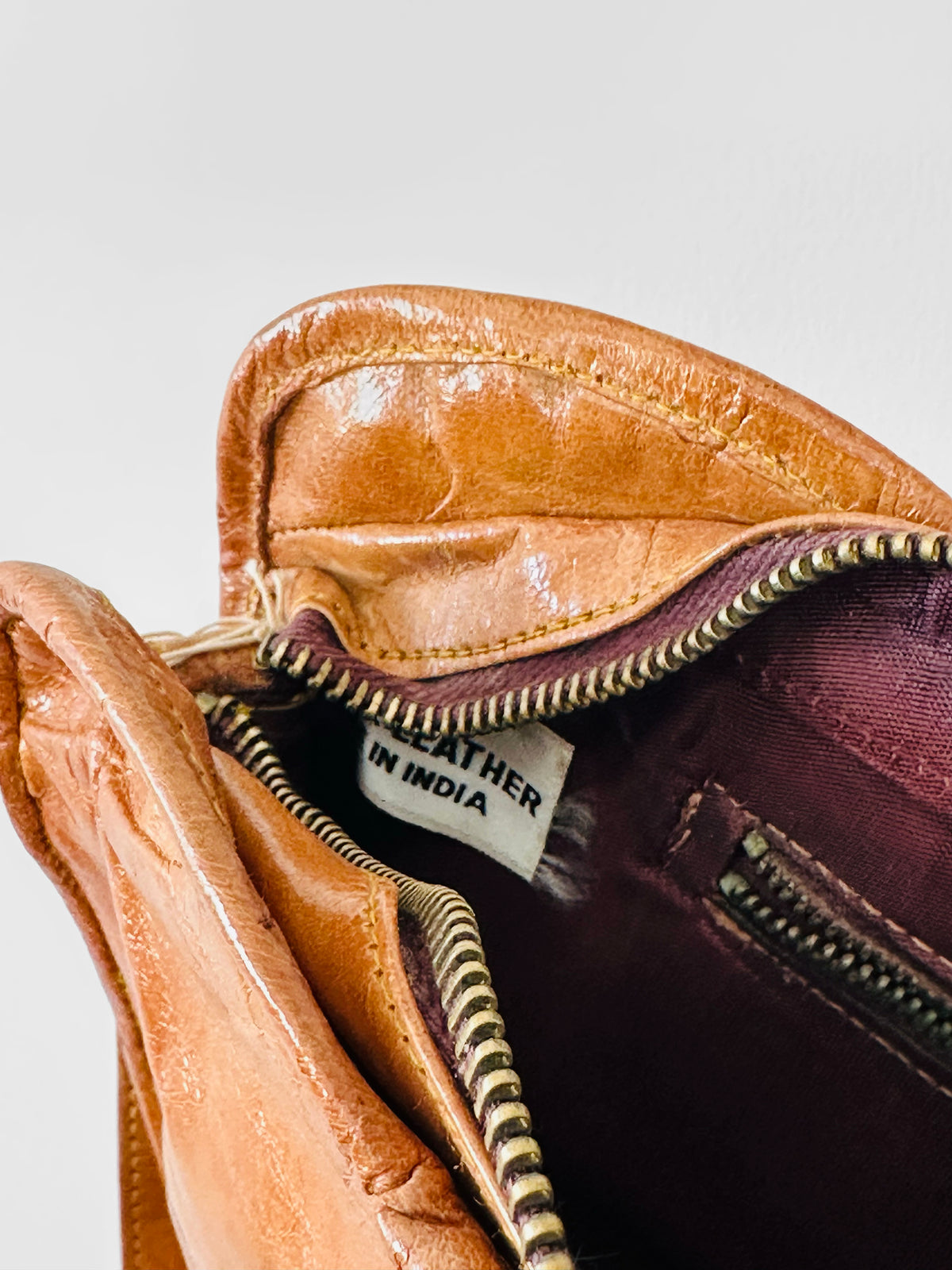 Vintage 1970s Cognac Toned Scalloped Edge Deadstock Leather Purse