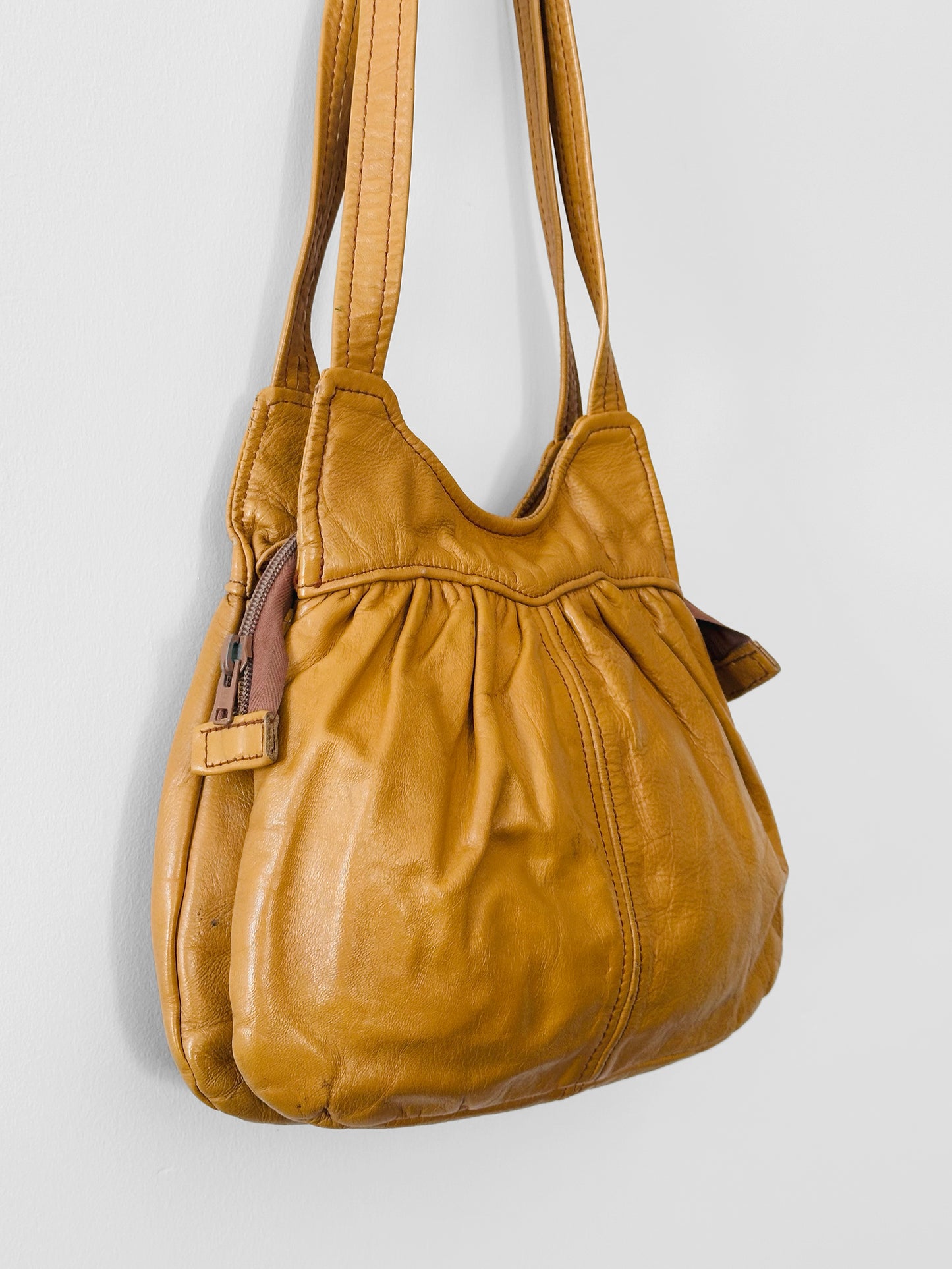 Vintage 1970s Buttery Tan Gathered Detail Leather Purse