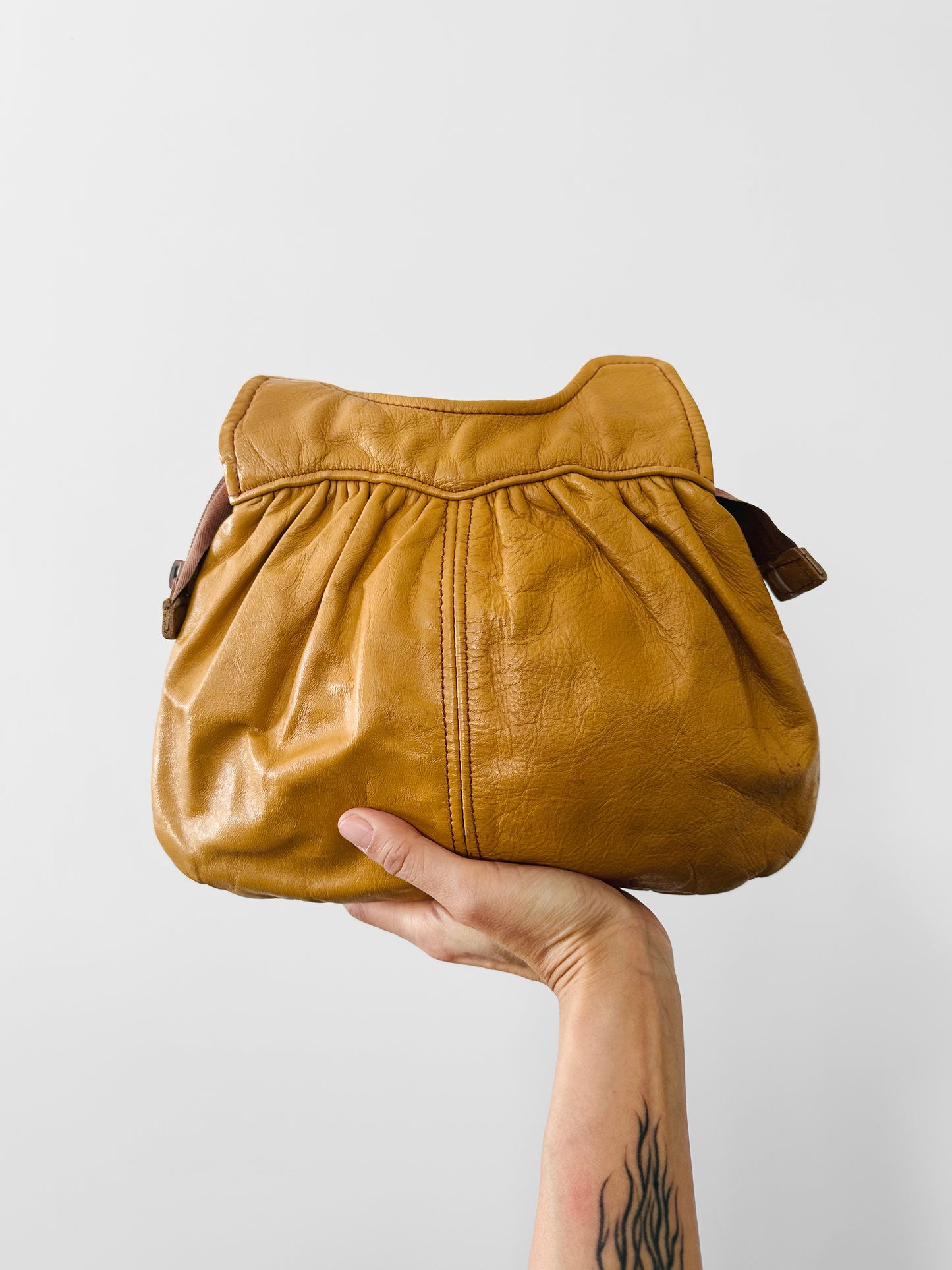 Vintage 1970s Buttery Tan Gathered Detail Leather Purse