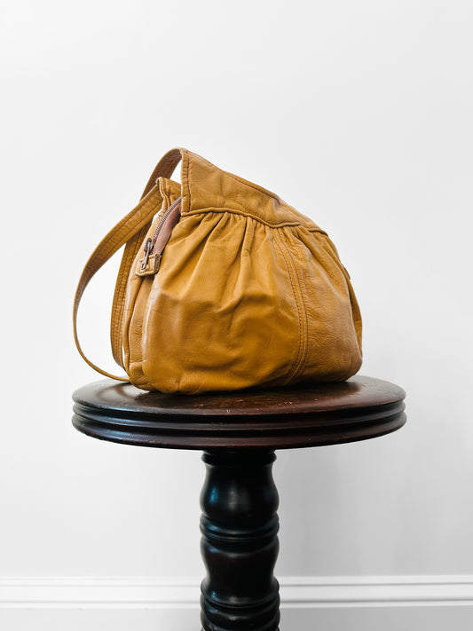 Vintage 1970s Buttery Tan Gathered Detail Leather Purse