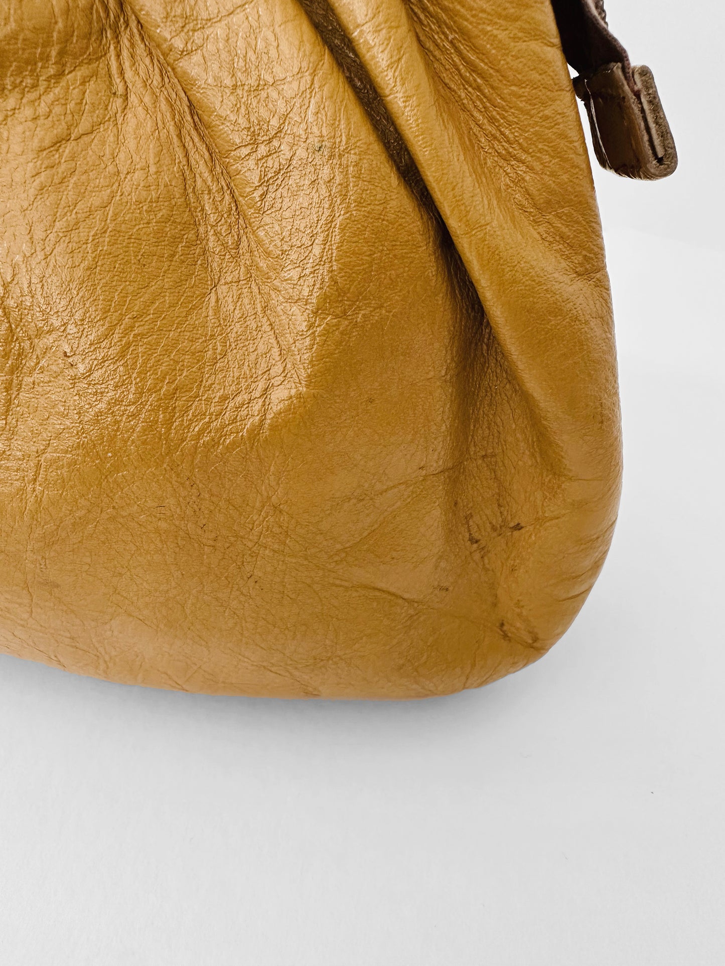 Vintage 1970s Buttery Tan Gathered Detail Leather Purse