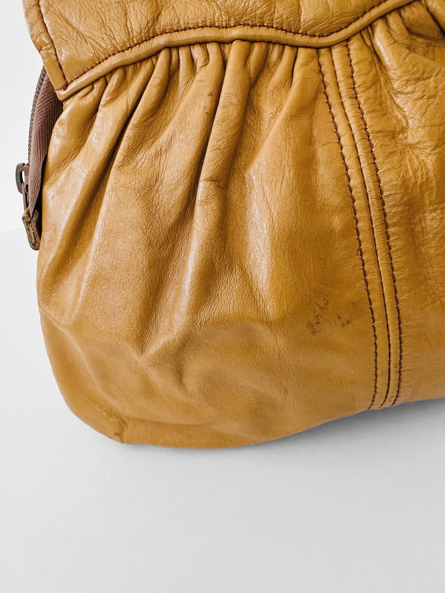 Vintage 1970s Buttery Tan Gathered Detail Leather Purse
