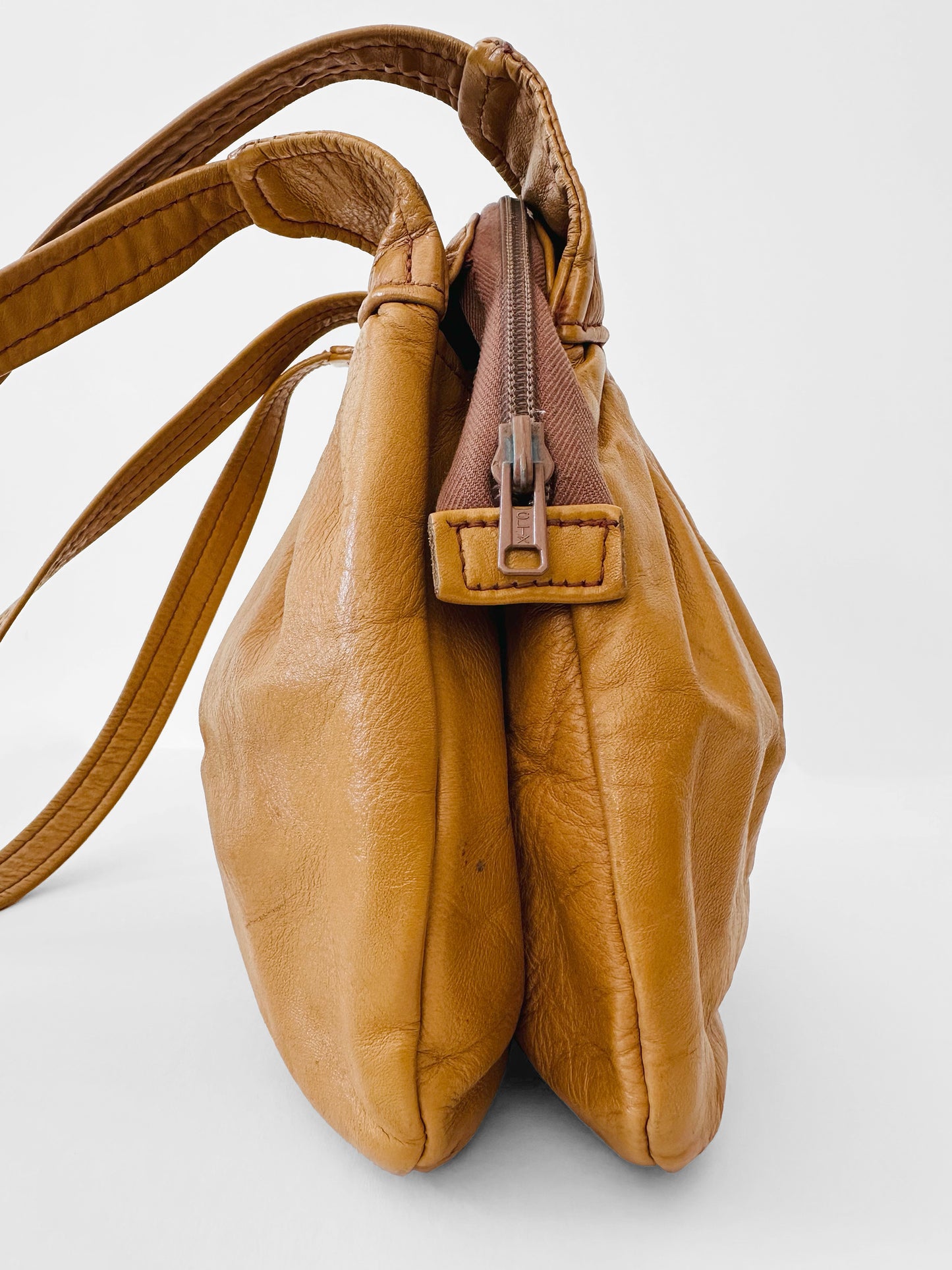 Vintage 1970s Buttery Tan Gathered Detail Leather Purse