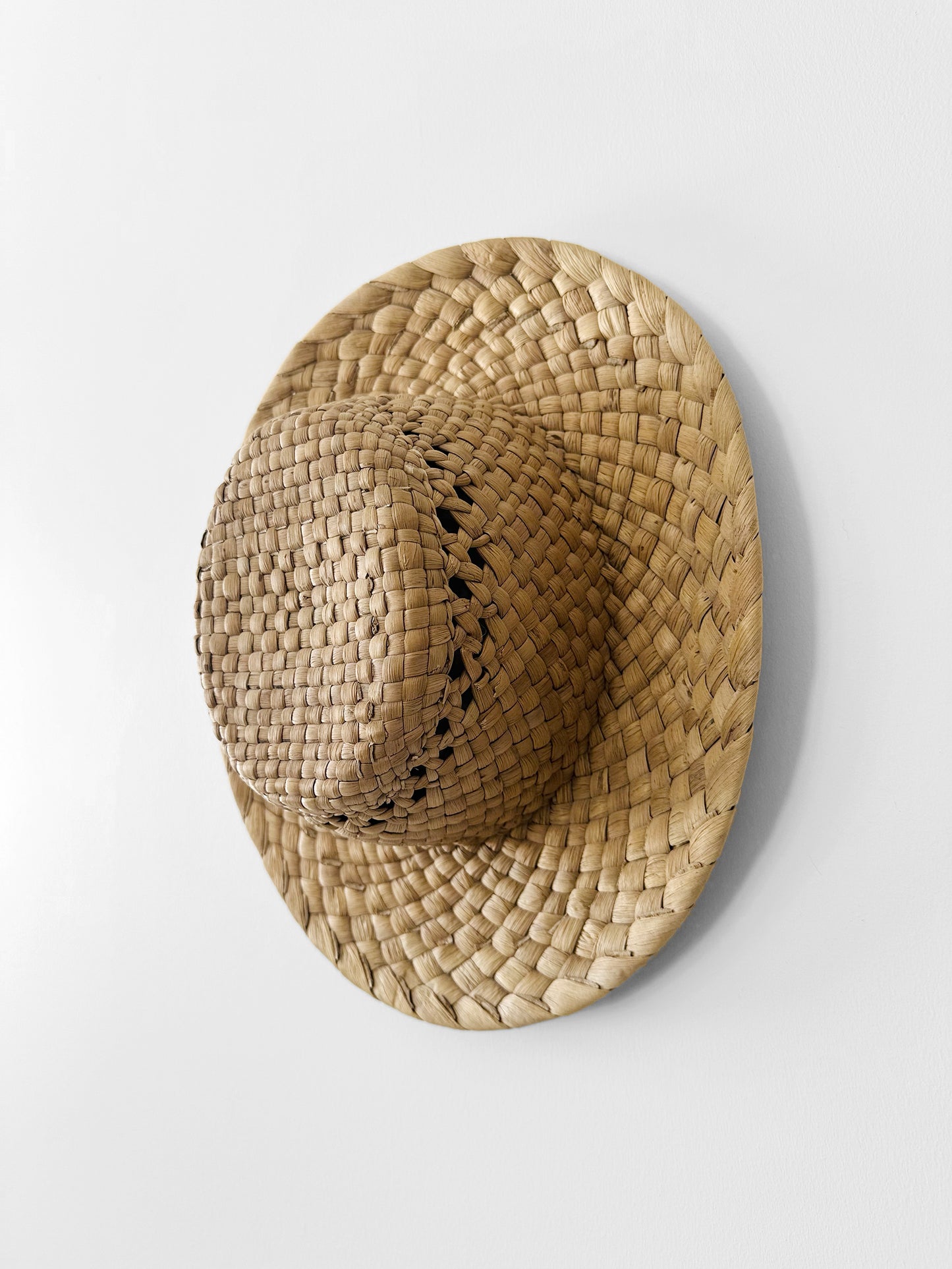 Vintage 1960s Natural Woven Straw Brimmed Hat - Sz. S