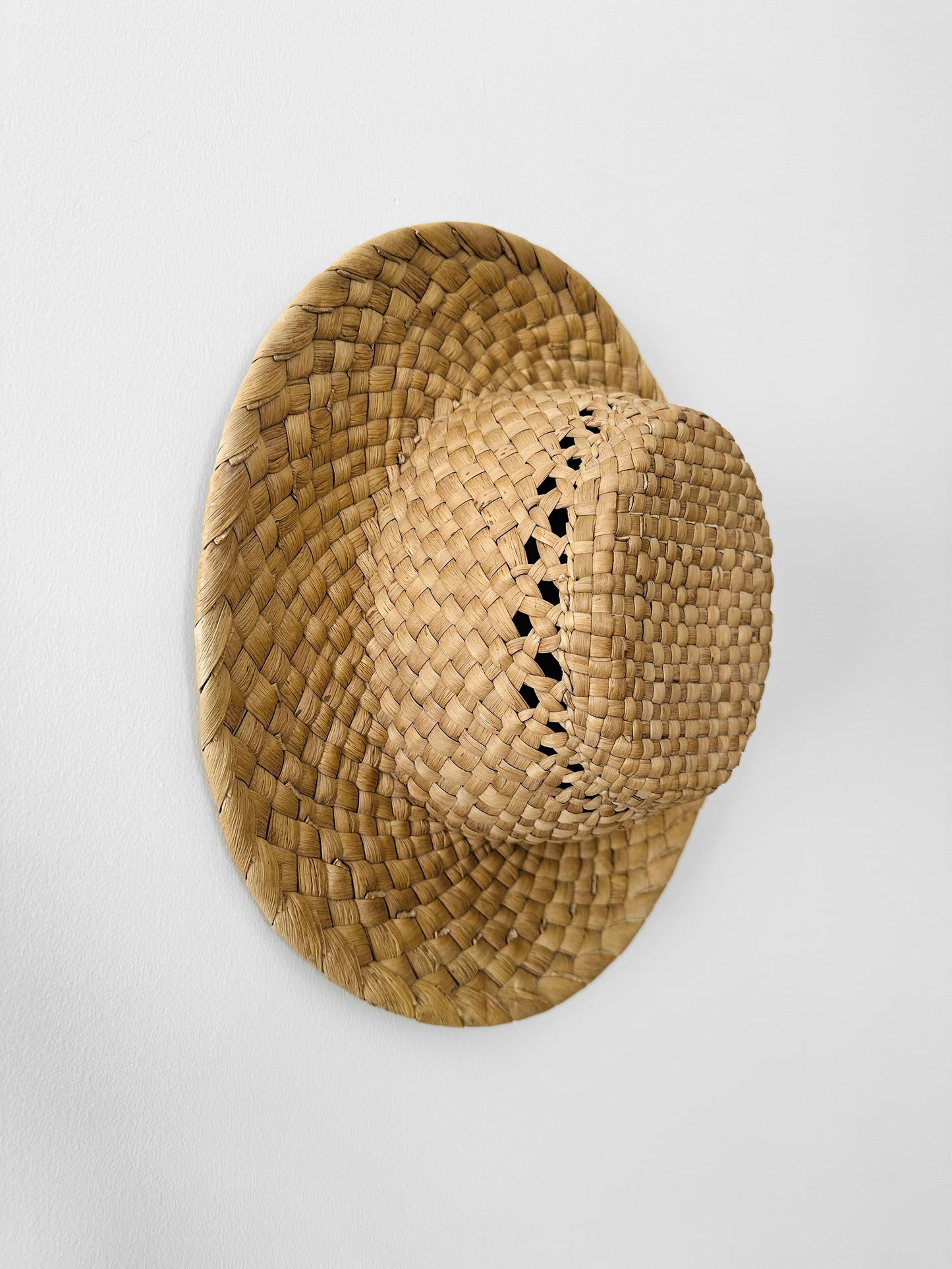 Vintage 1960s Natural Woven Straw Brimmed Hat - Sz. S