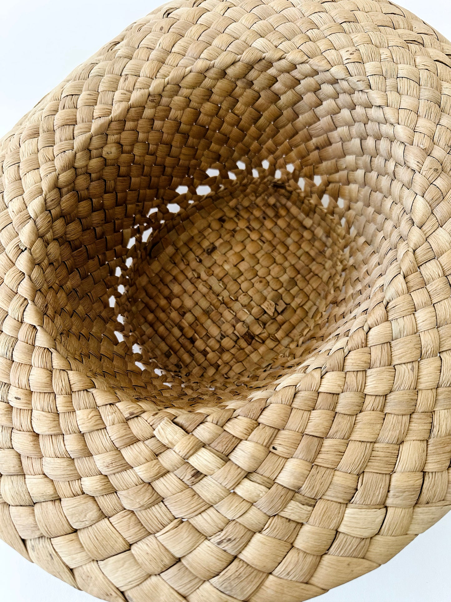 Vintage 1960s Natural Woven Straw Brimmed Hat - Sz. S