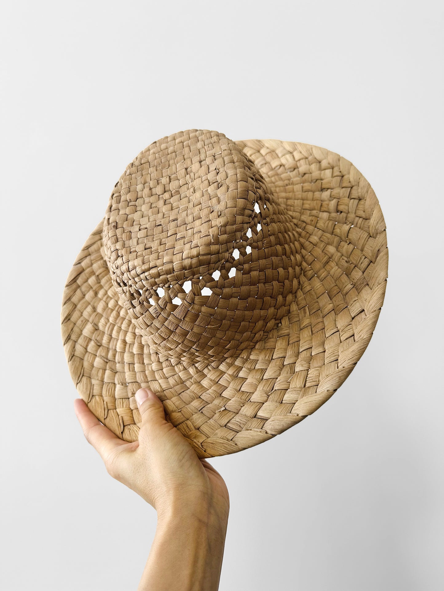 Vintage 1960s Natural Woven Straw Brimmed Hat - Sz. S