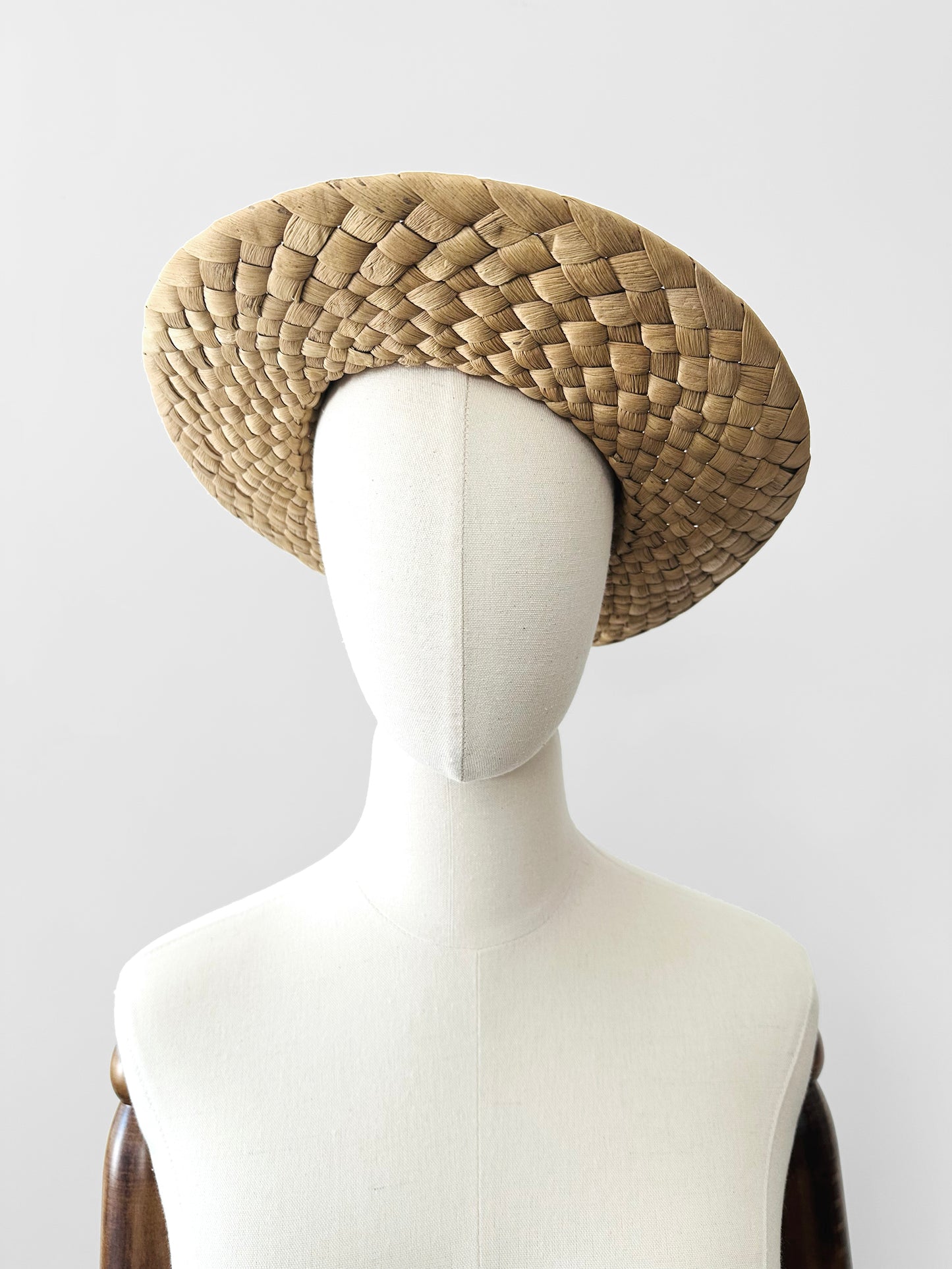 Vintage 1960s Natural Woven Straw Brimmed Hat - Sz. S