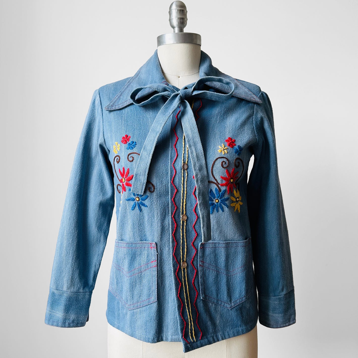 1970s Blue Snap Button Wide Lapel Floral Embroidered Jean Shirt - XXS / XS