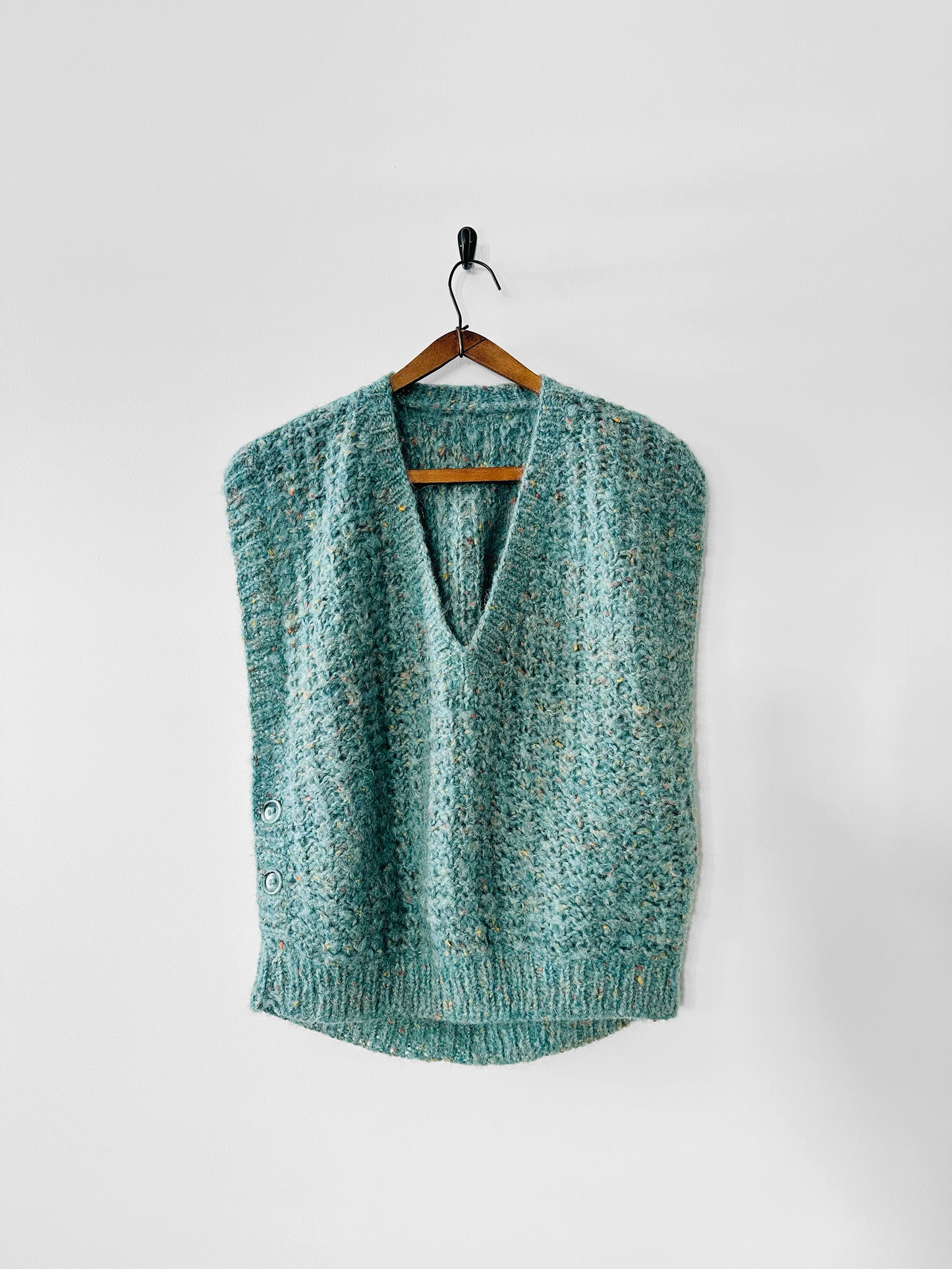 Vintage 1980s Open Sleeve Soft Blue Green Sleeveless V-Neck Sweater - Sz. S/M