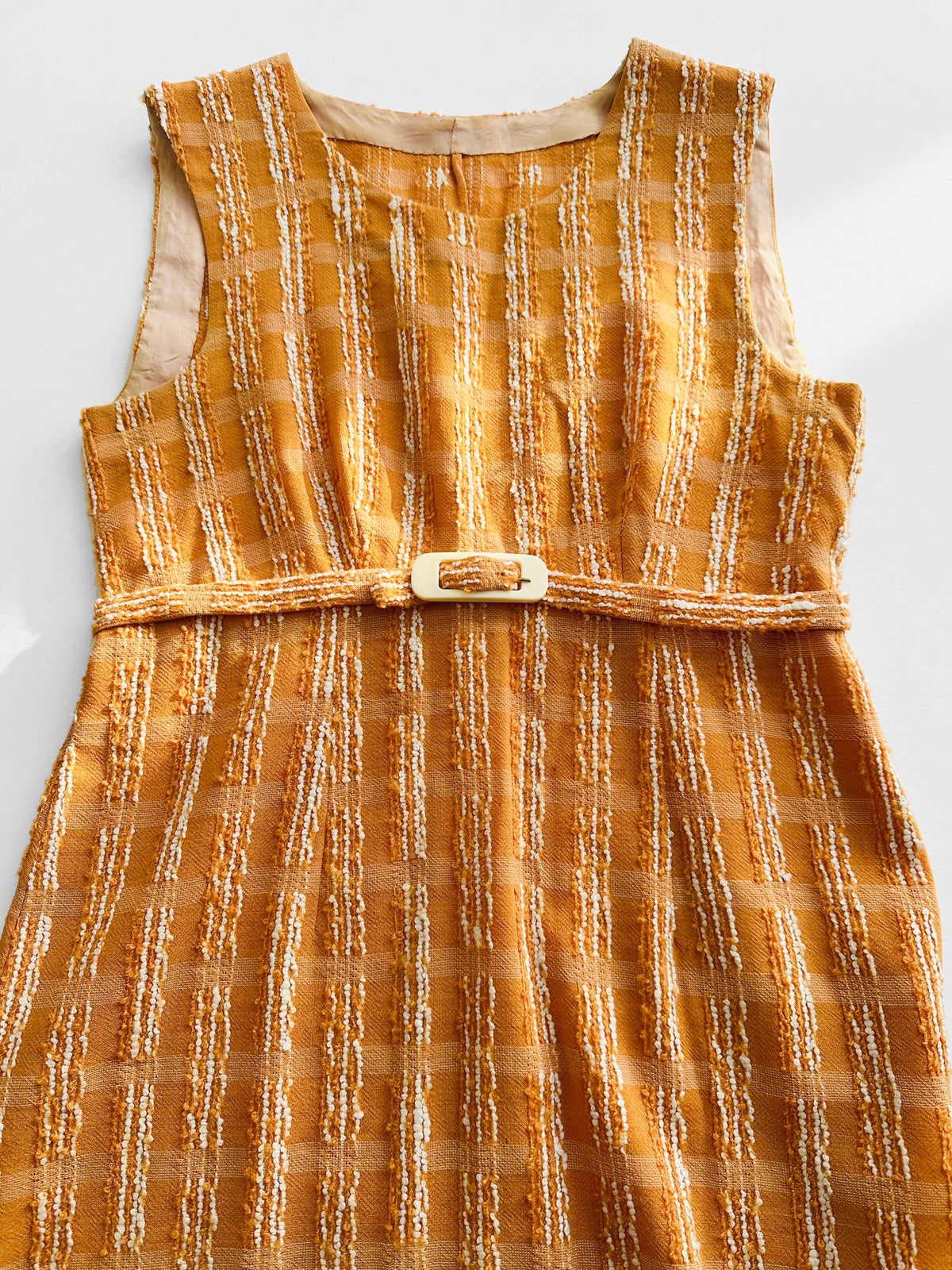 Vintage 1960s Woven Pale Orange Mixed Fibre Boucle Sleeveless Empire Waist Shift Dress - Sz. XS/S