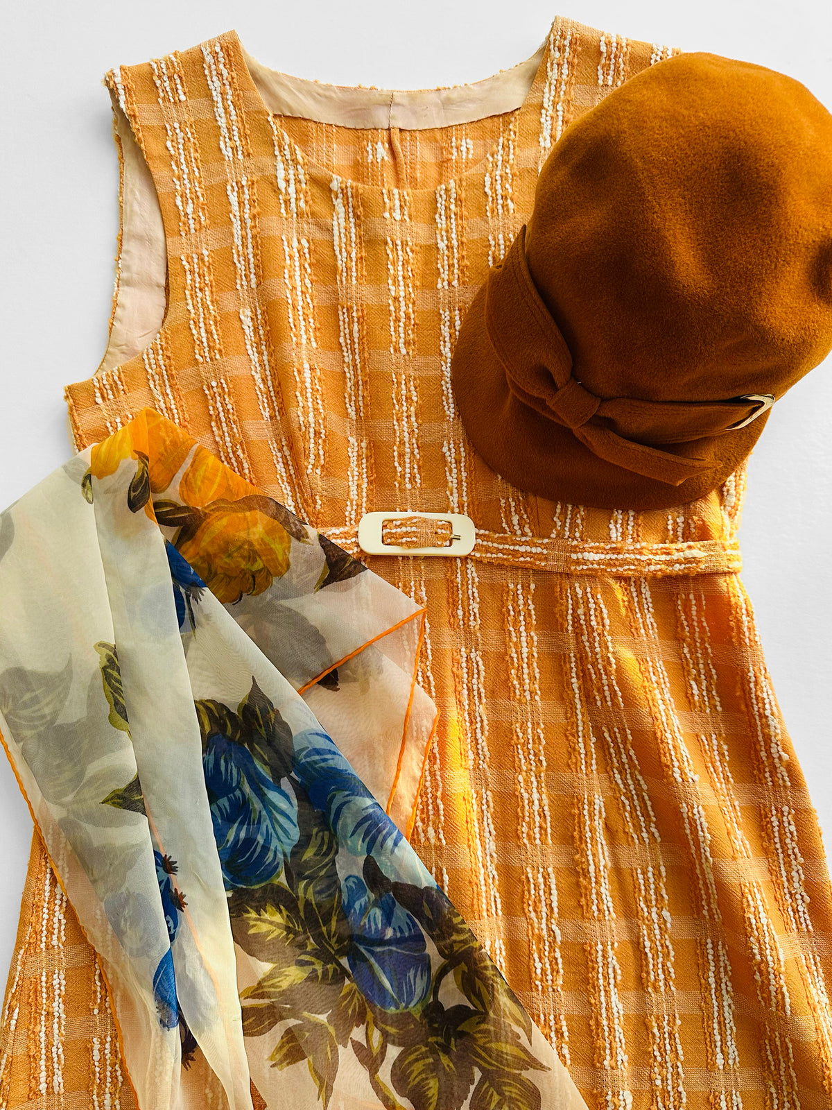 Vintage 1960s Woven Pale Orange Mixed Fibre Boucle Sleeveless Empire Waist Shift Dress - Sz. XS/S