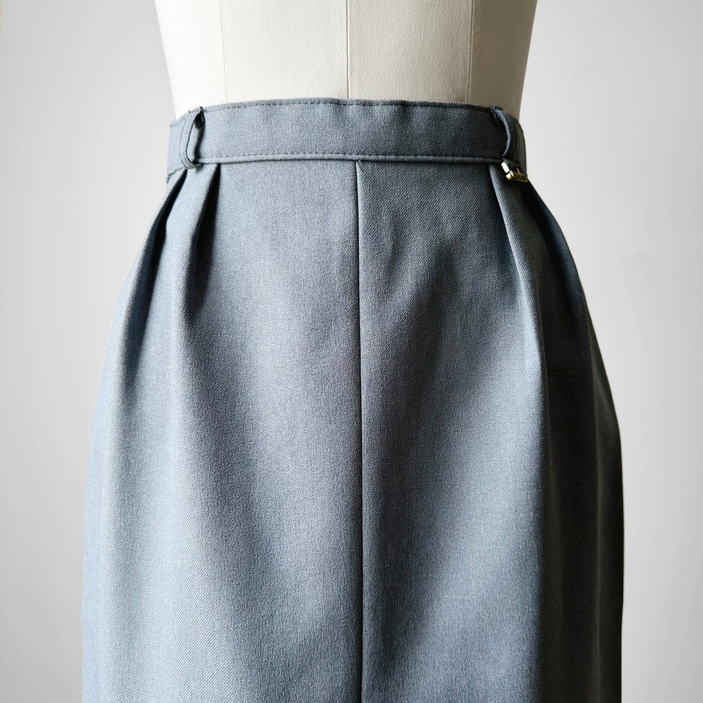 1970s Grey TAMCO Aline Pleated Belted Skirt - Sz. XS / S