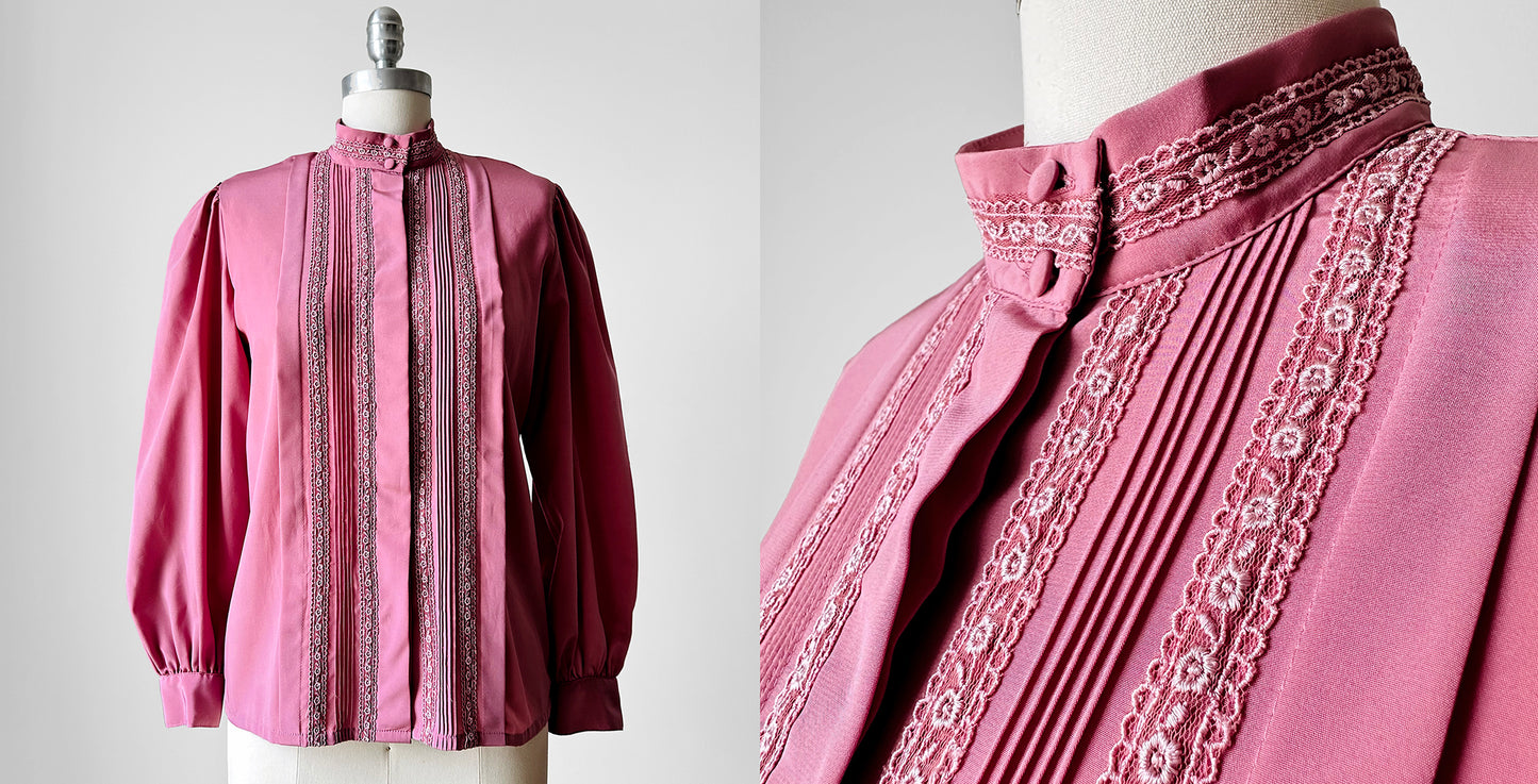 1970s Mauve Applique Pleated High-Neck Blouse - Sz. S