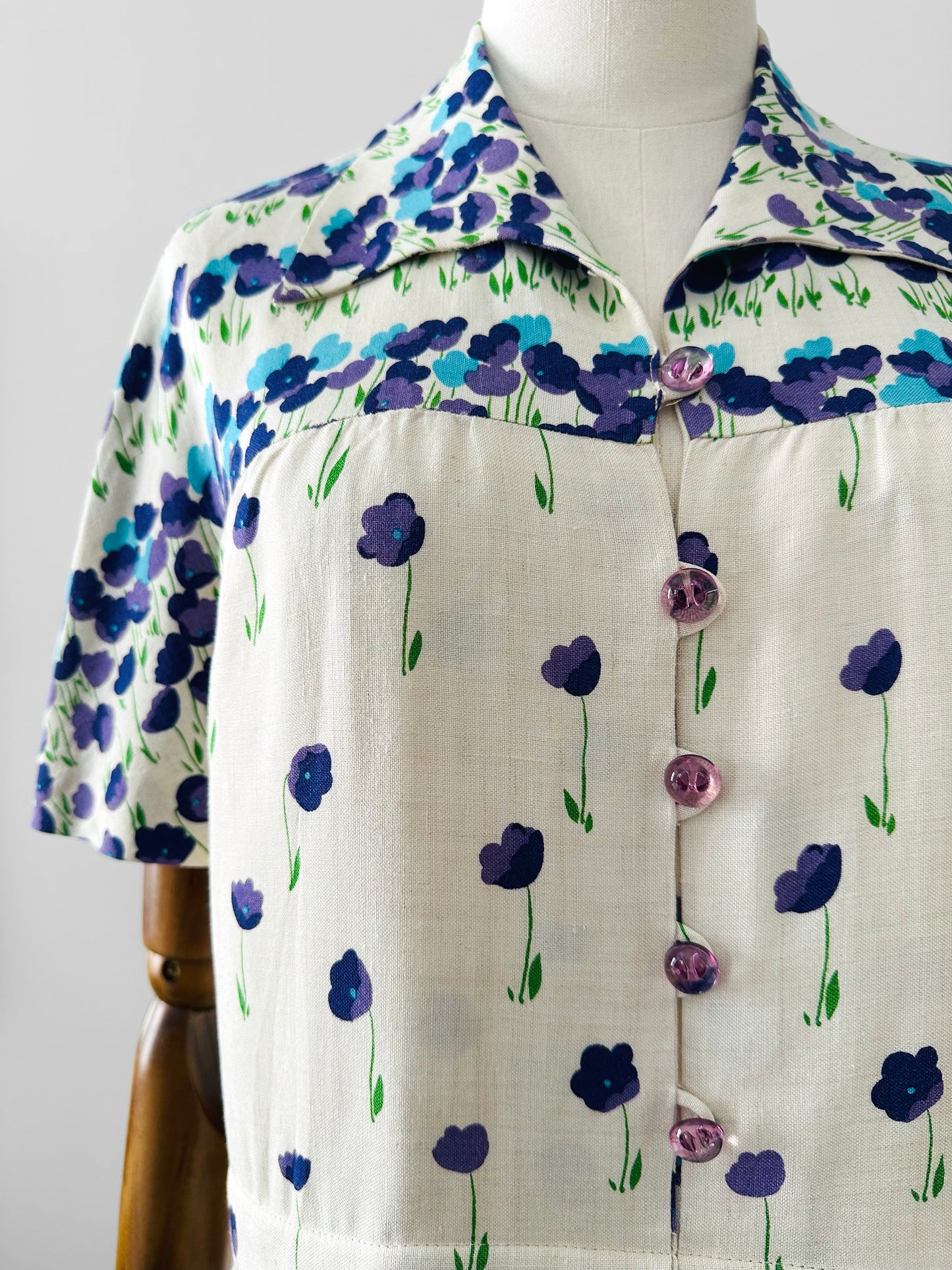 Vintage 1960s Purple and Blue Floral Drop-Waist Cotton Linen Short Sleeve Dress with Inverted Pleat - Sz. S/M