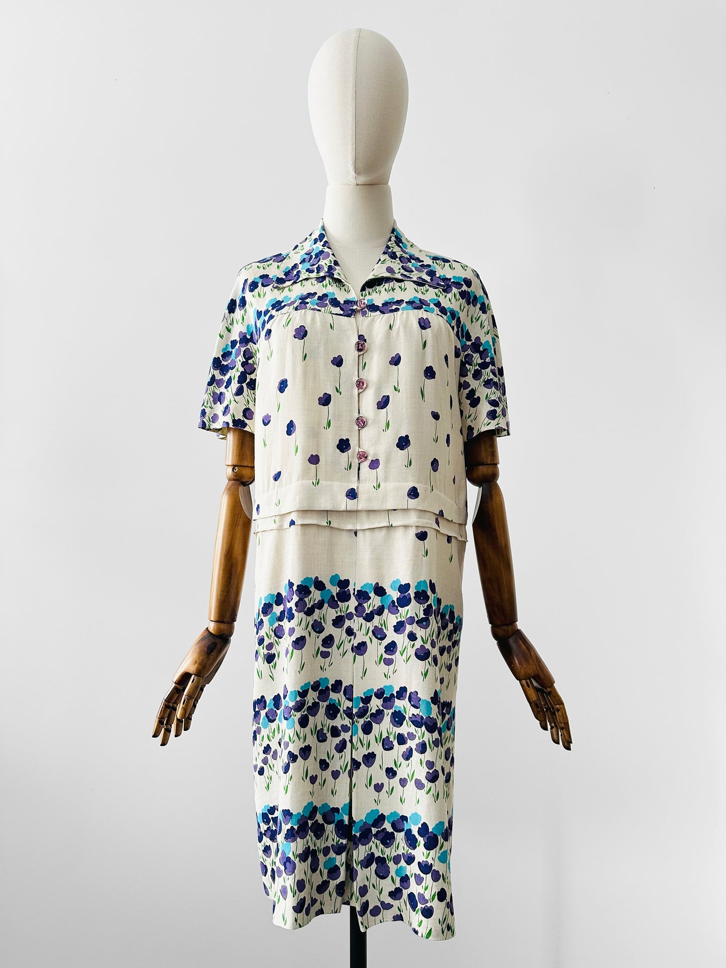 Vintage 1960s Purple and Blue Floral Drop-Waist Cotton Linen Short Sleeve Dress with Inverted Pleat - Sz. S/M