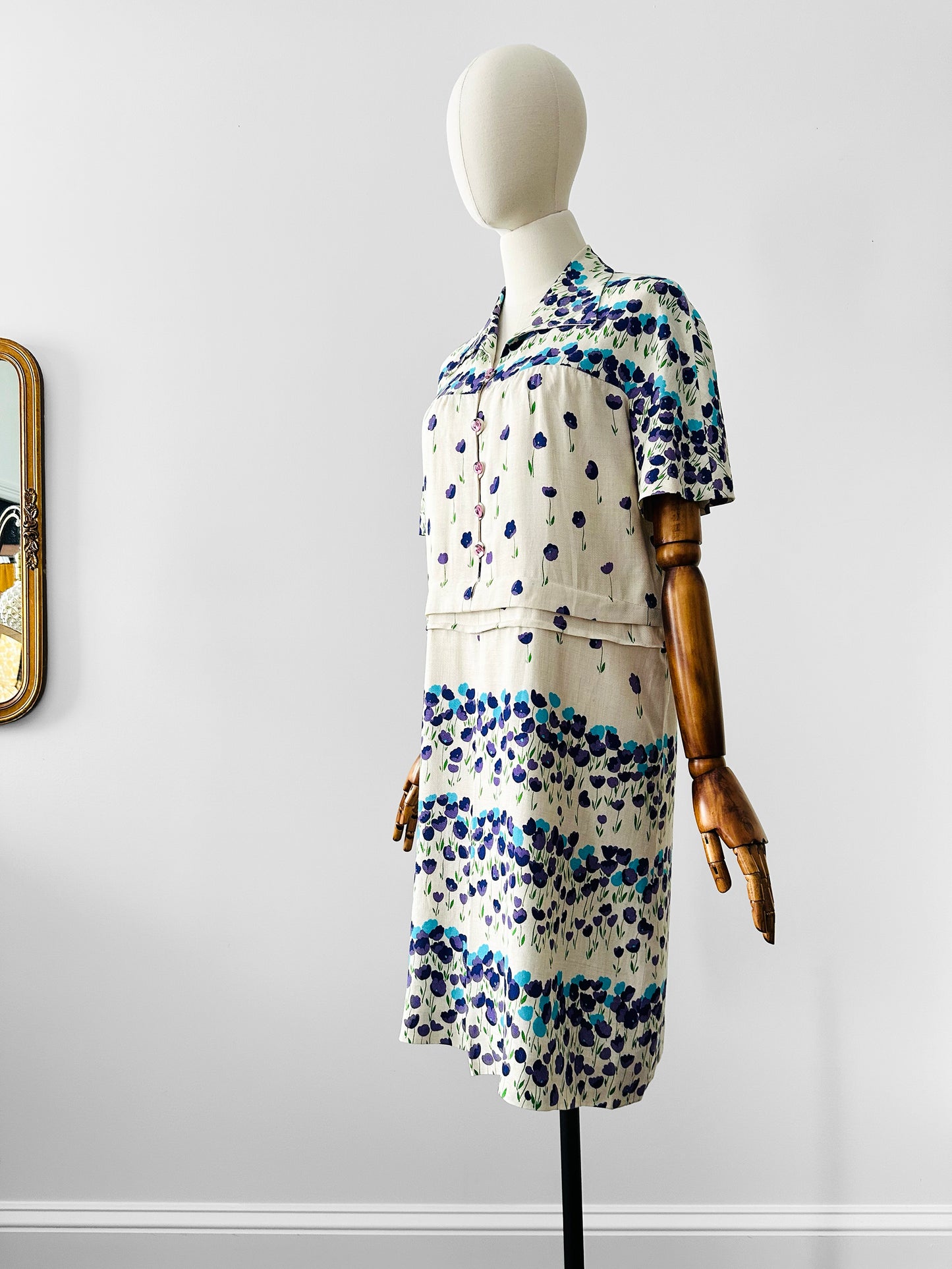 Vintage 1960s Purple and Blue Floral Drop-Waist Cotton Linen Short Sleeve Dress with Inverted Pleat - Sz. S/M