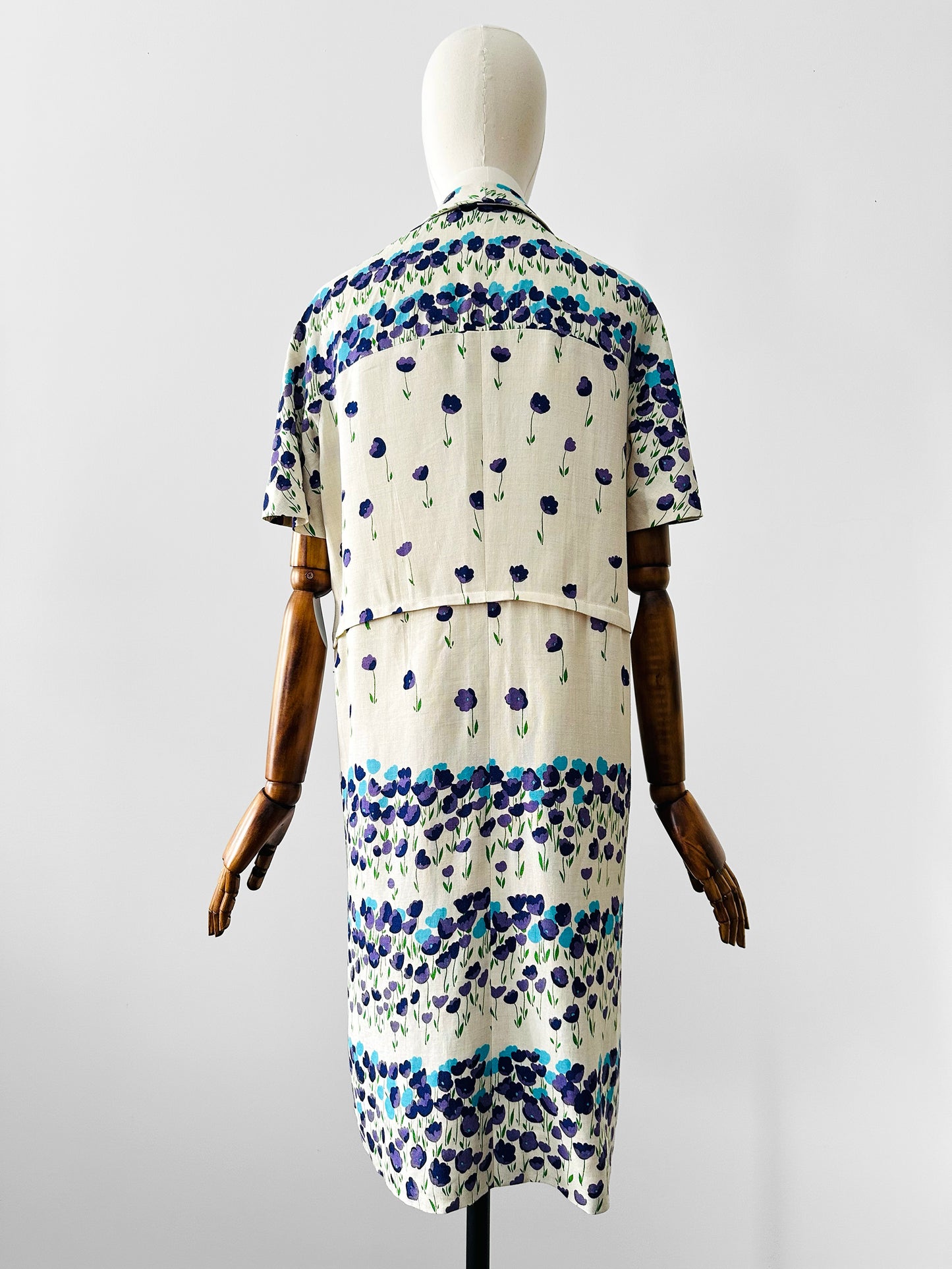 Vintage 1960s Purple and Blue Floral Drop-Waist Cotton Linen Short Sleeve Dress with Inverted Pleat - Sz. S/M