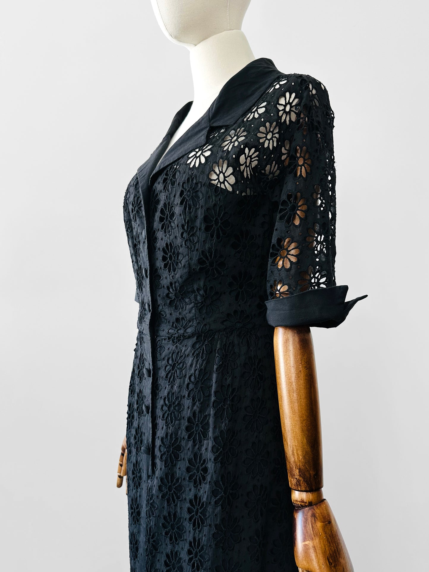Vintage 1960s - 1970s Black Floral Button Front Collared Cotton Eyelet Shirtwaist Dress - Sz.S