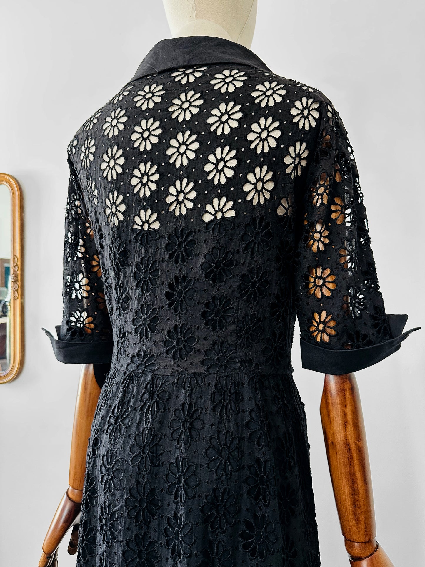 Vintage 1960s - 1970s Black Floral Button Front Collared Cotton Eyelet Shirtwaist Dress - Sz.S