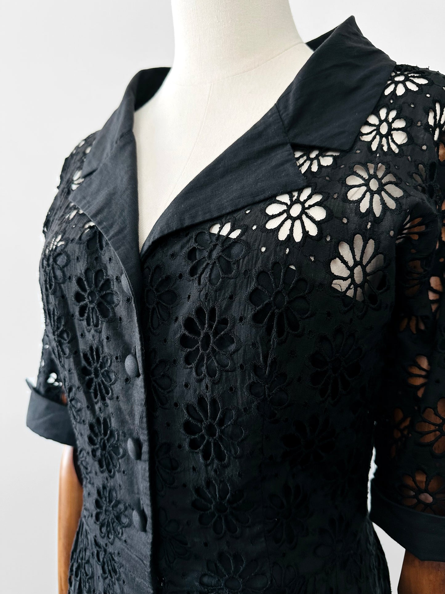 Vintage 1960s - 1970s Black Floral Button Front Collared Cotton Eyelet Shirtwaist Dress - Sz.S
