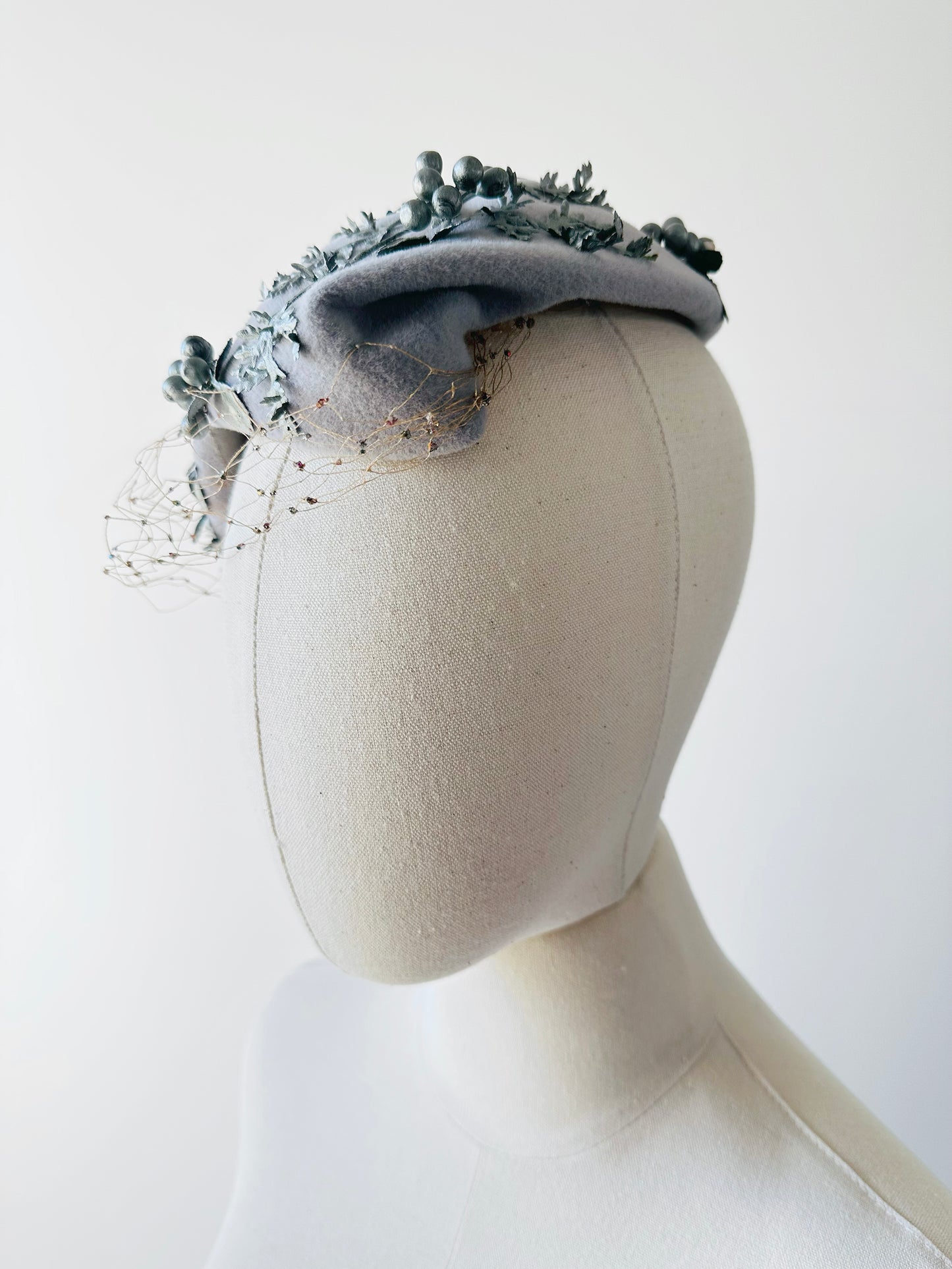 1950s Soft Grey Berry Embellished Felt HUDSON'S BAY CO Hat with Netting