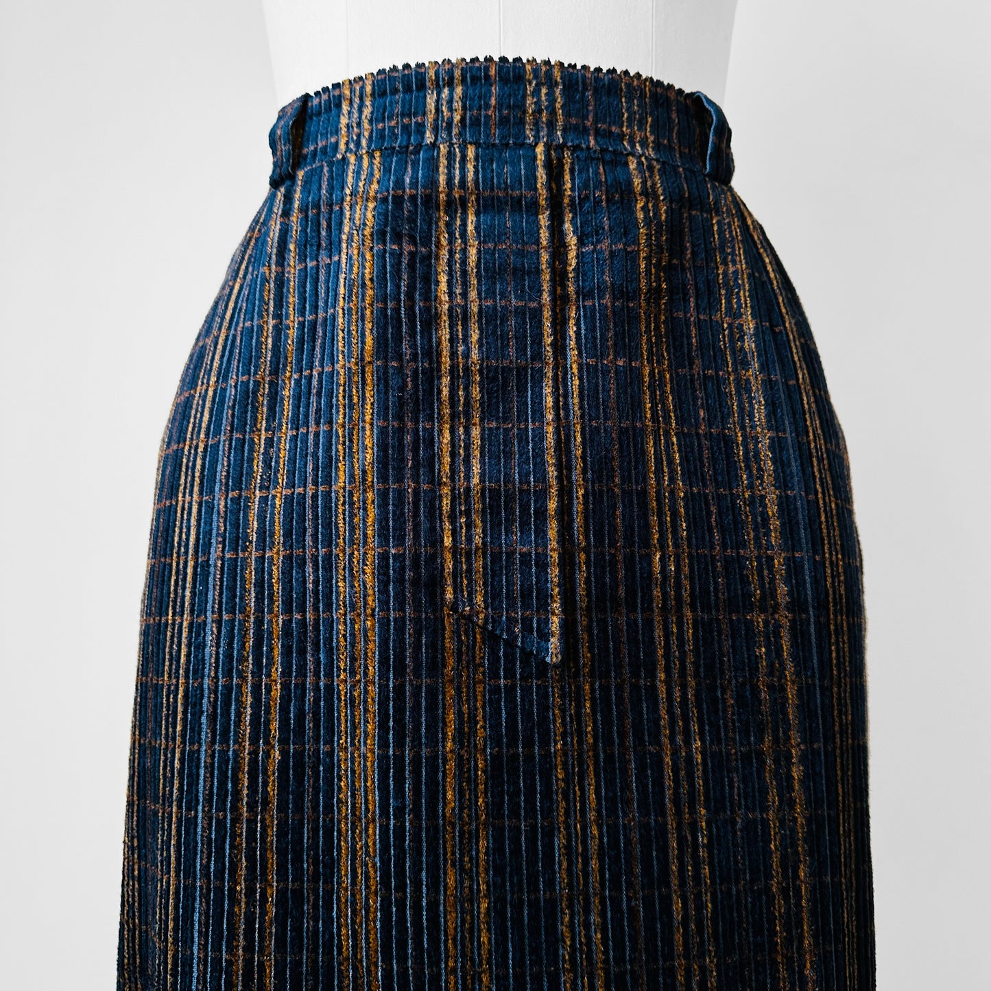 1980s Blue and Gold West Germany Textured Straight Split-Front / Back Wool Blend Skirt - Sz. S