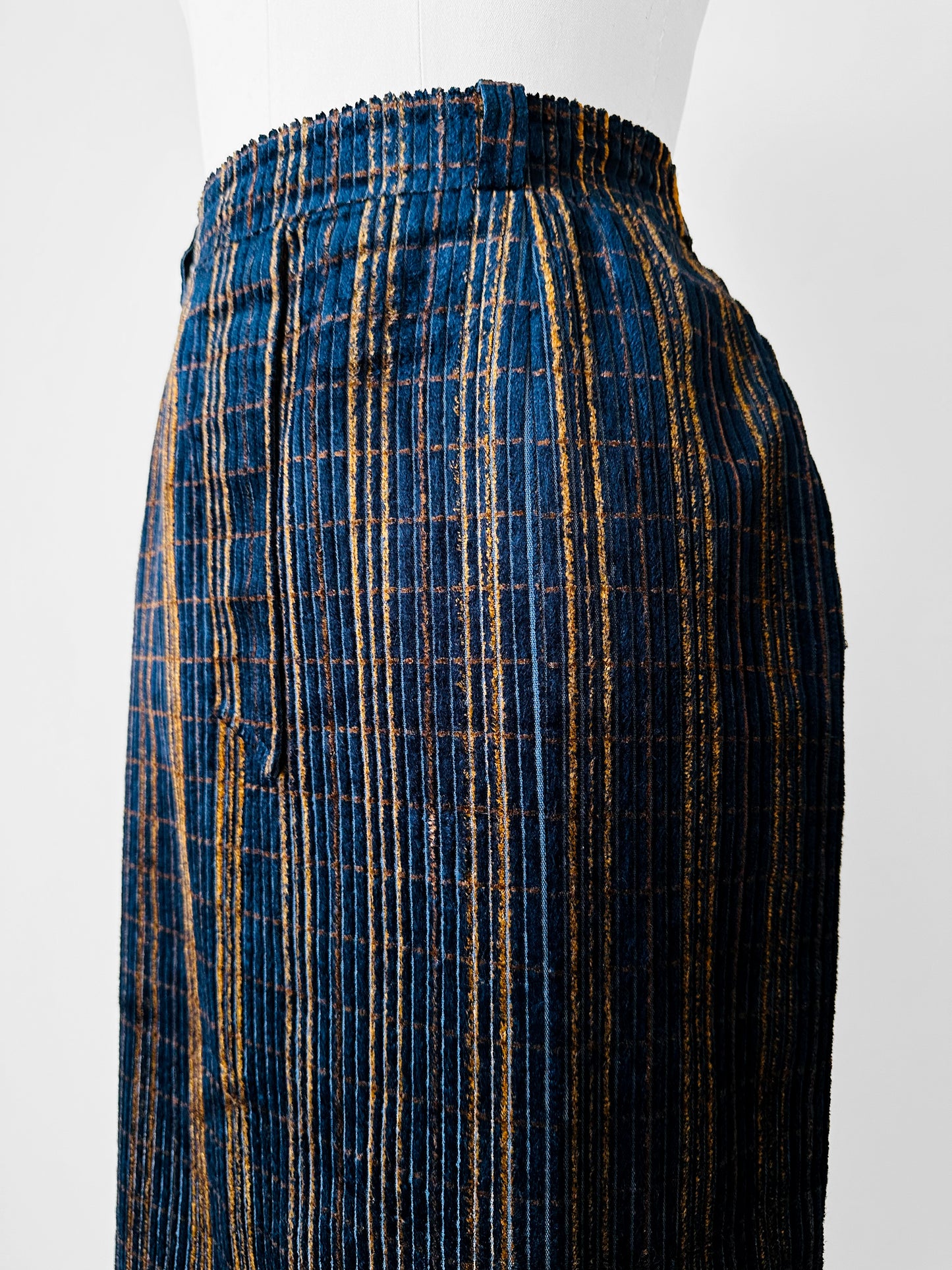 1980s Blue and Gold West Germany Textured Straight Split-Front / Back Wool Blend Skirt - Sz. S