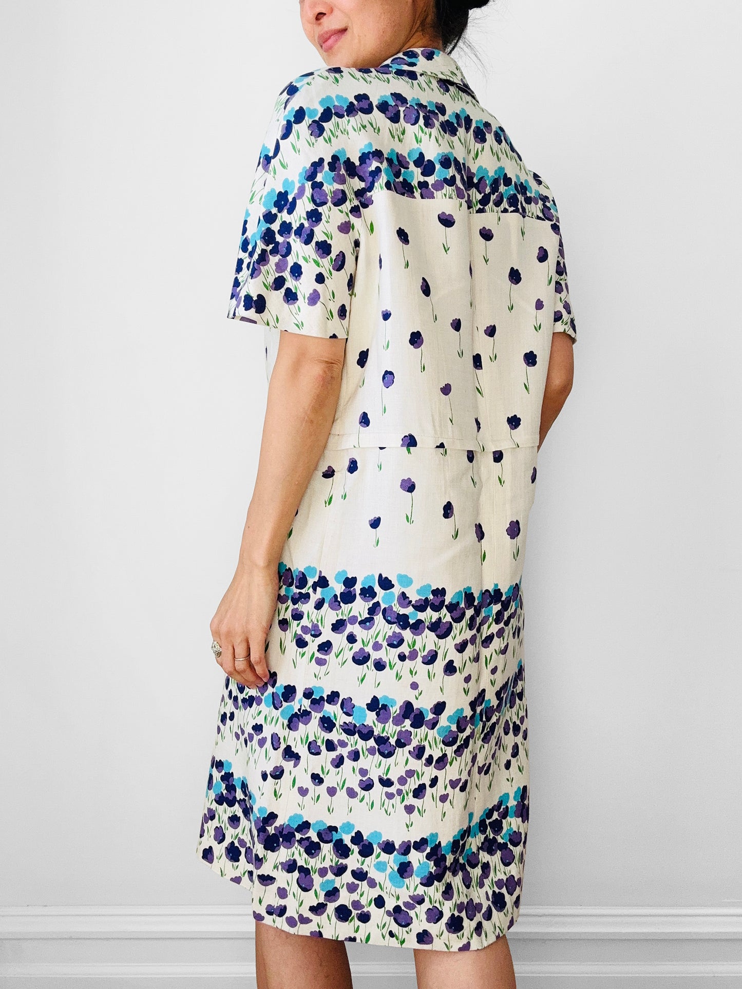 Vintage 1960s Purple and Blue Floral Drop-Waist Cotton Linen Short Sleeve Dress with Inverted Pleat - Sz. S/M